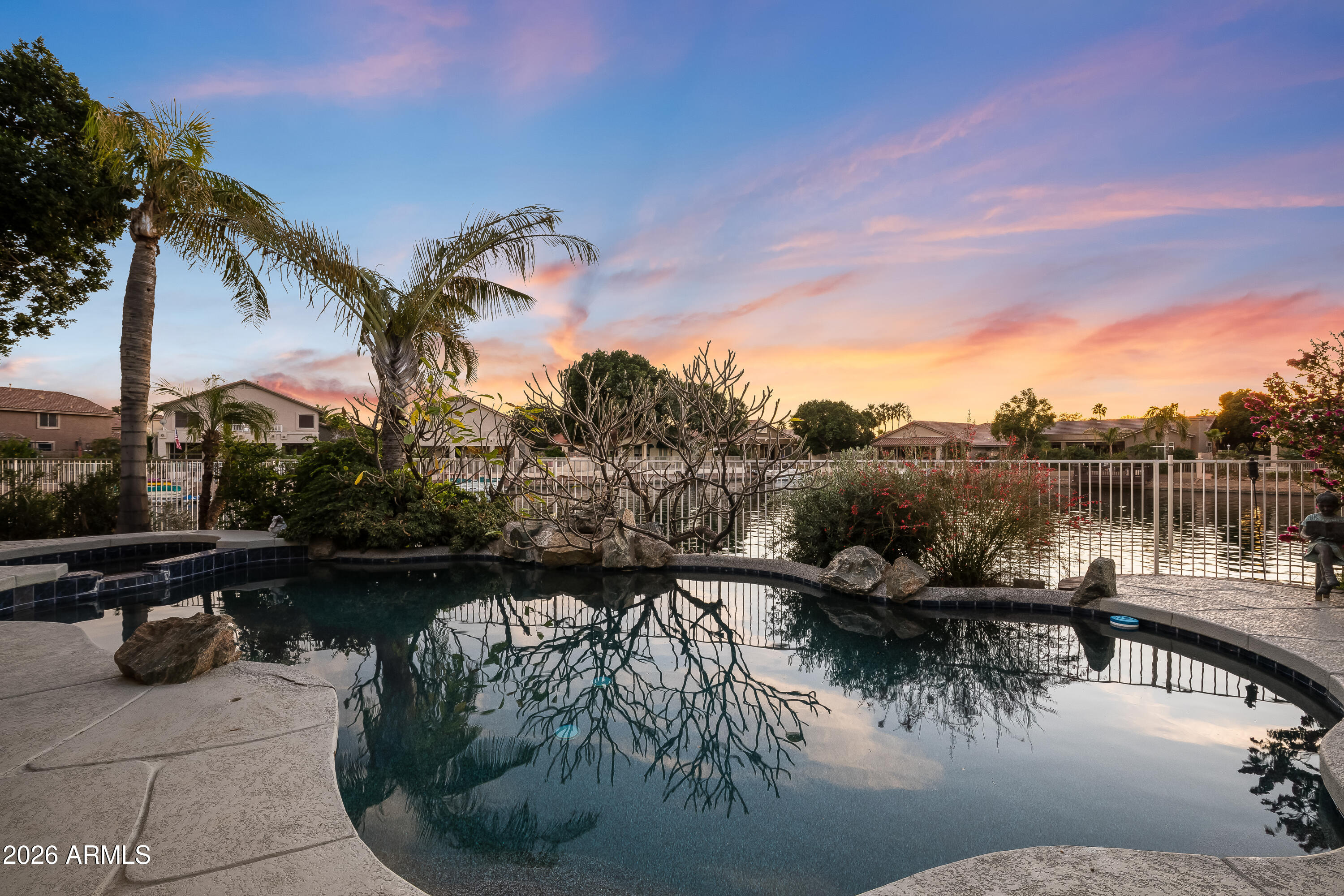 5335 W ROSE GARDEN Lane