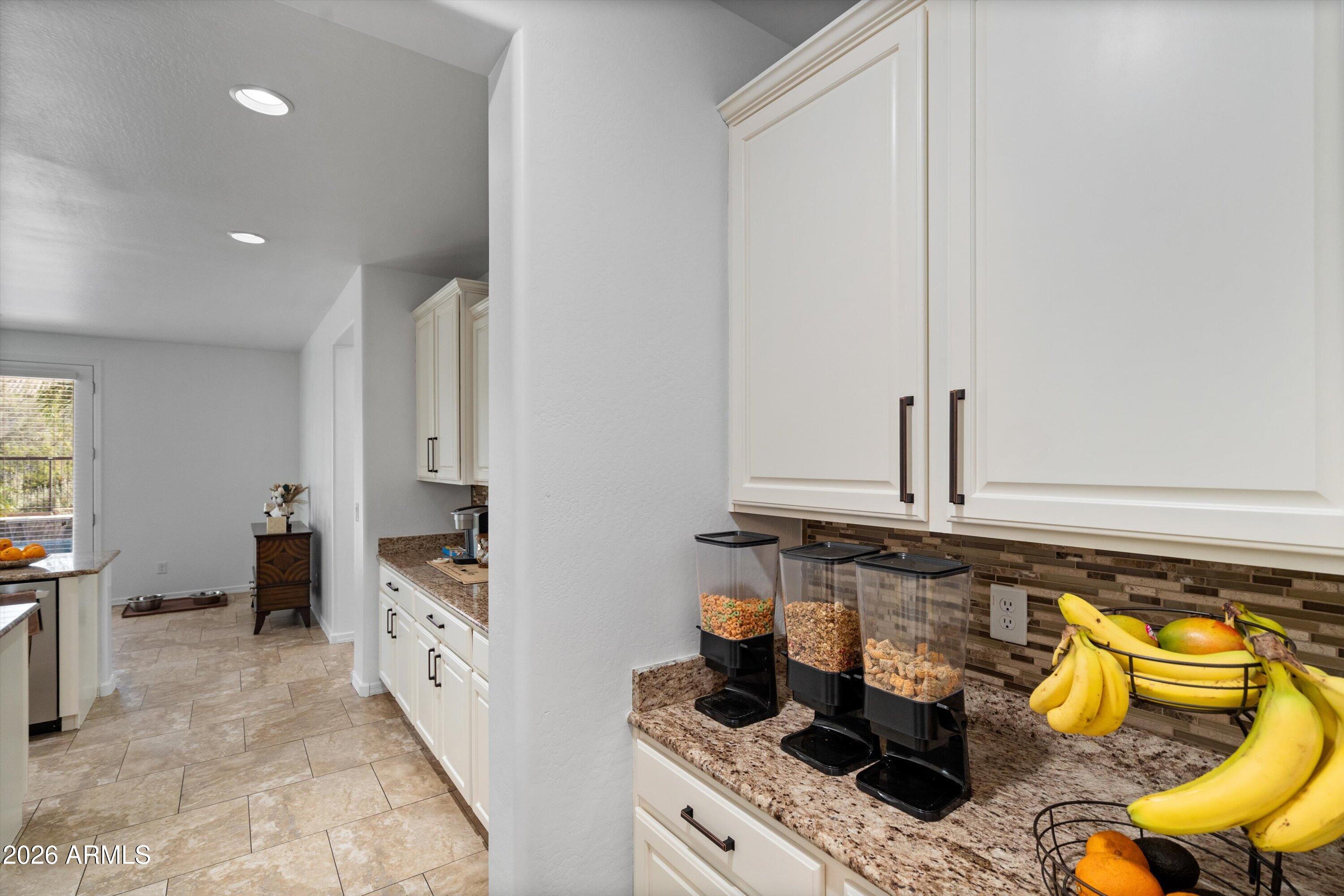 10933 E RENFIELD Avenue