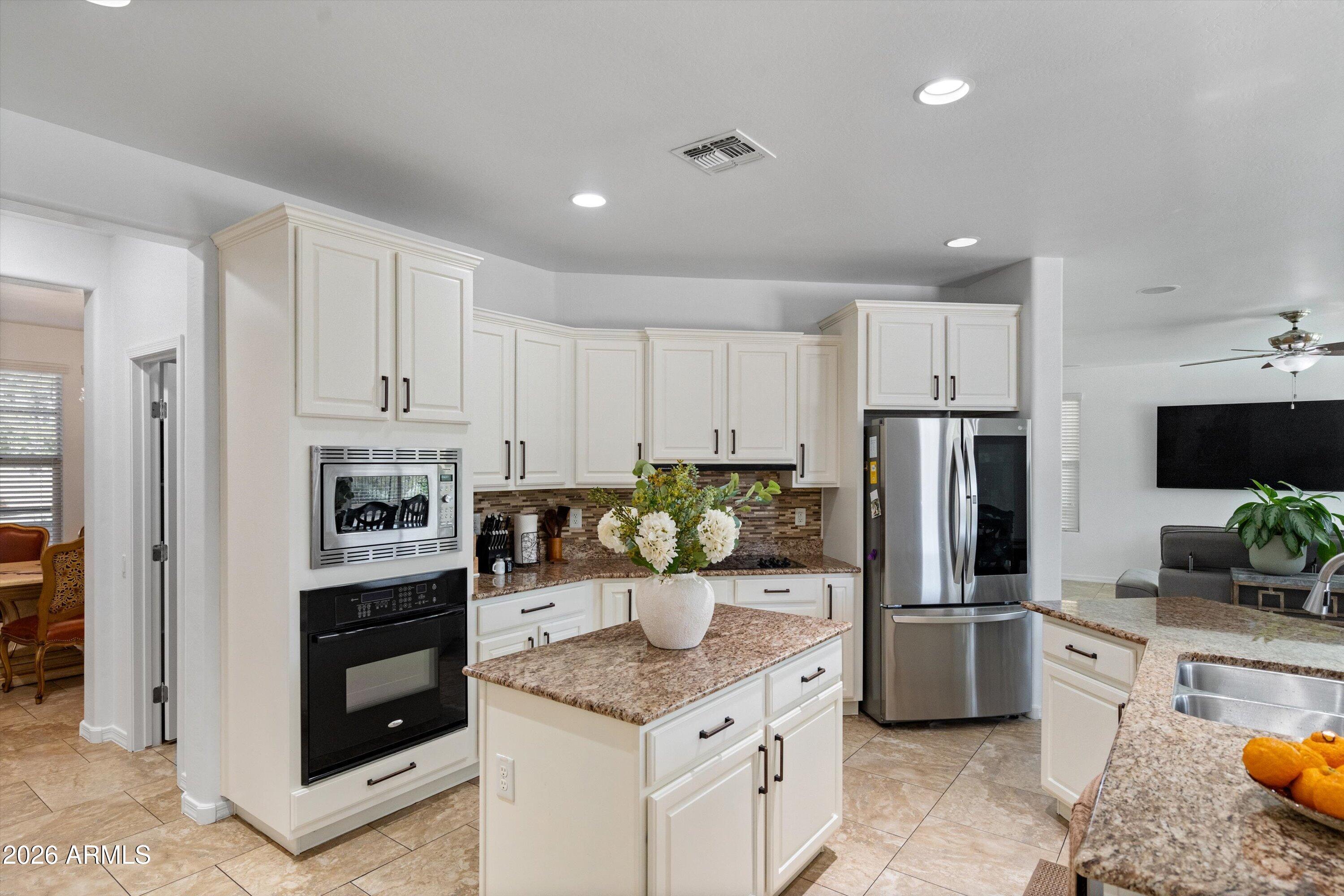 10933 E RENFIELD Avenue