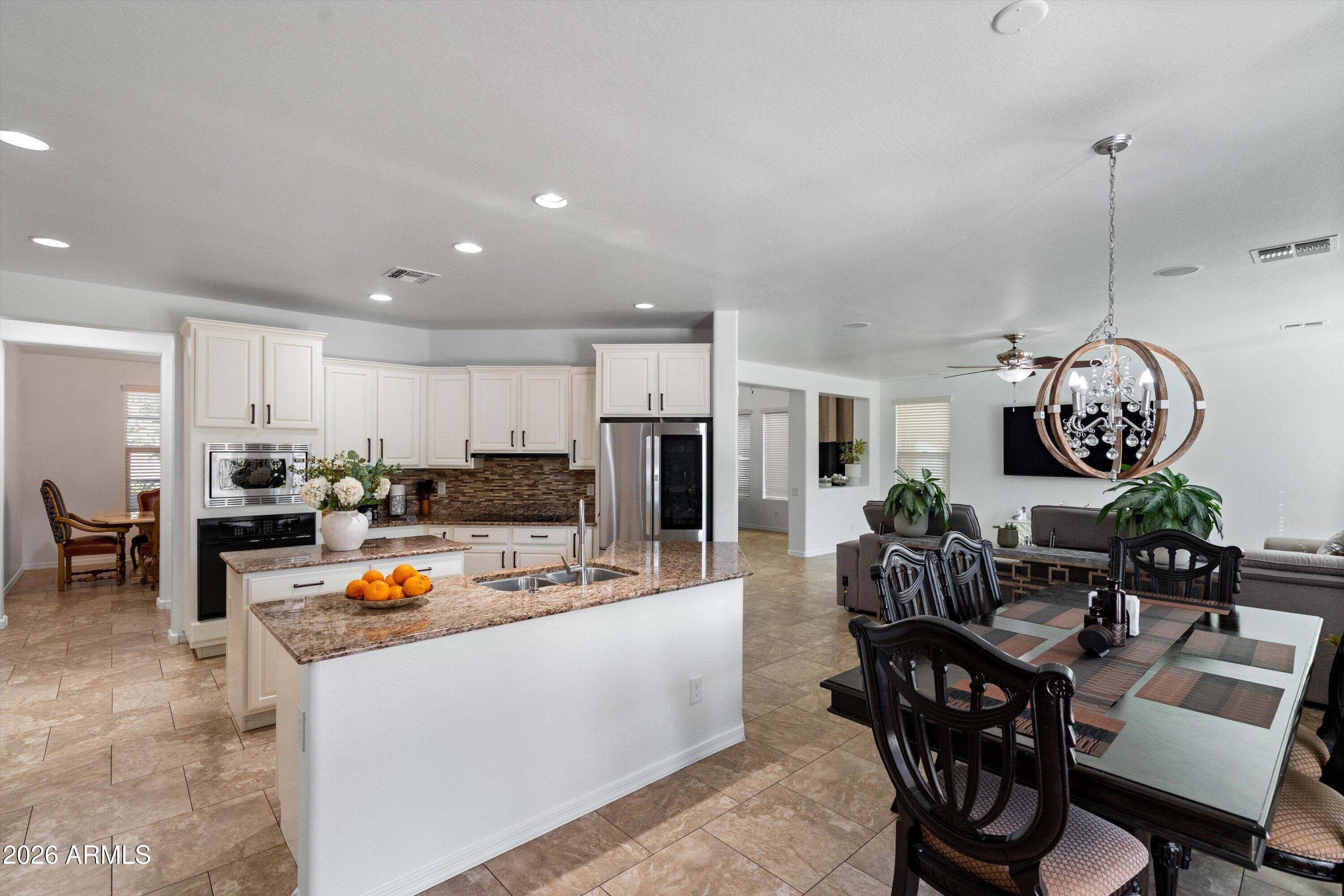 10933 E RENFIELD Avenue