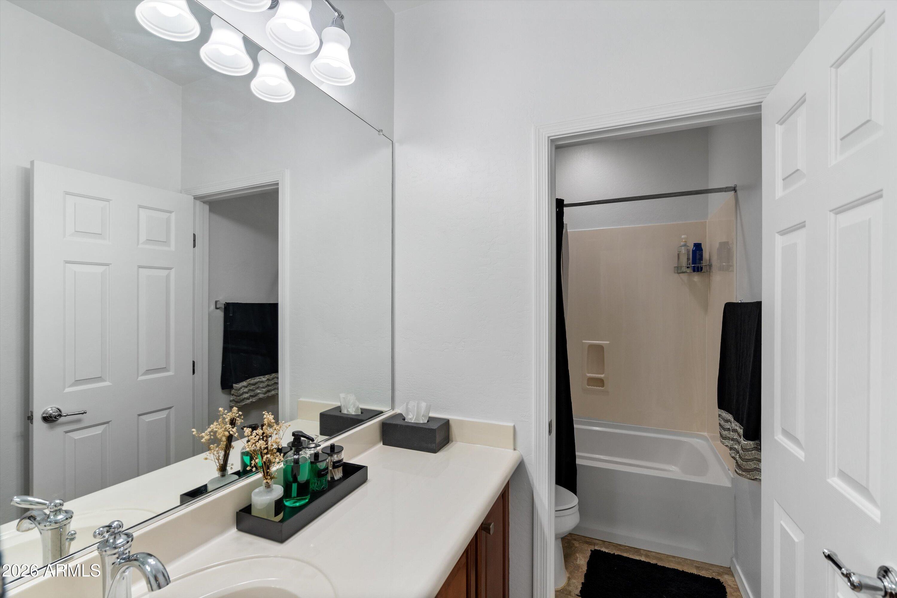 10933 E RENFIELD Avenue