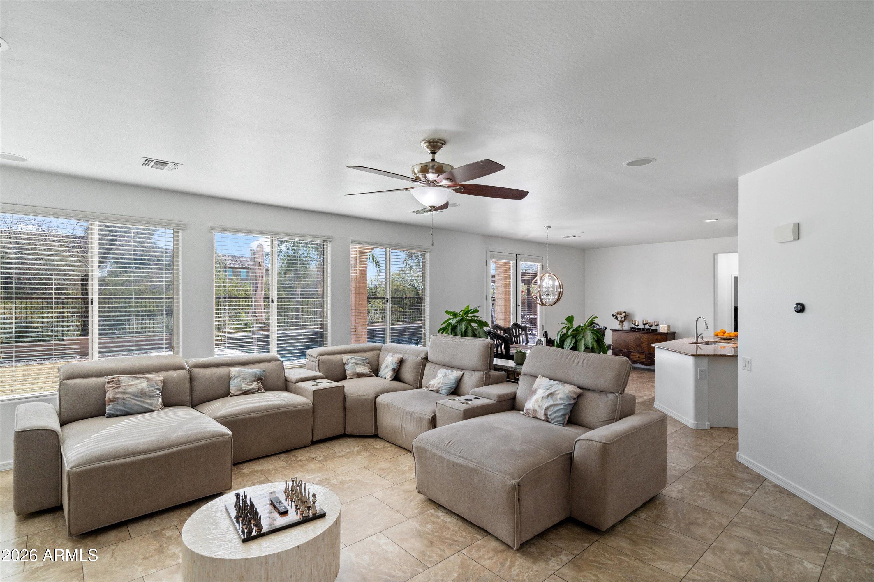 10933 E RENFIELD Avenue