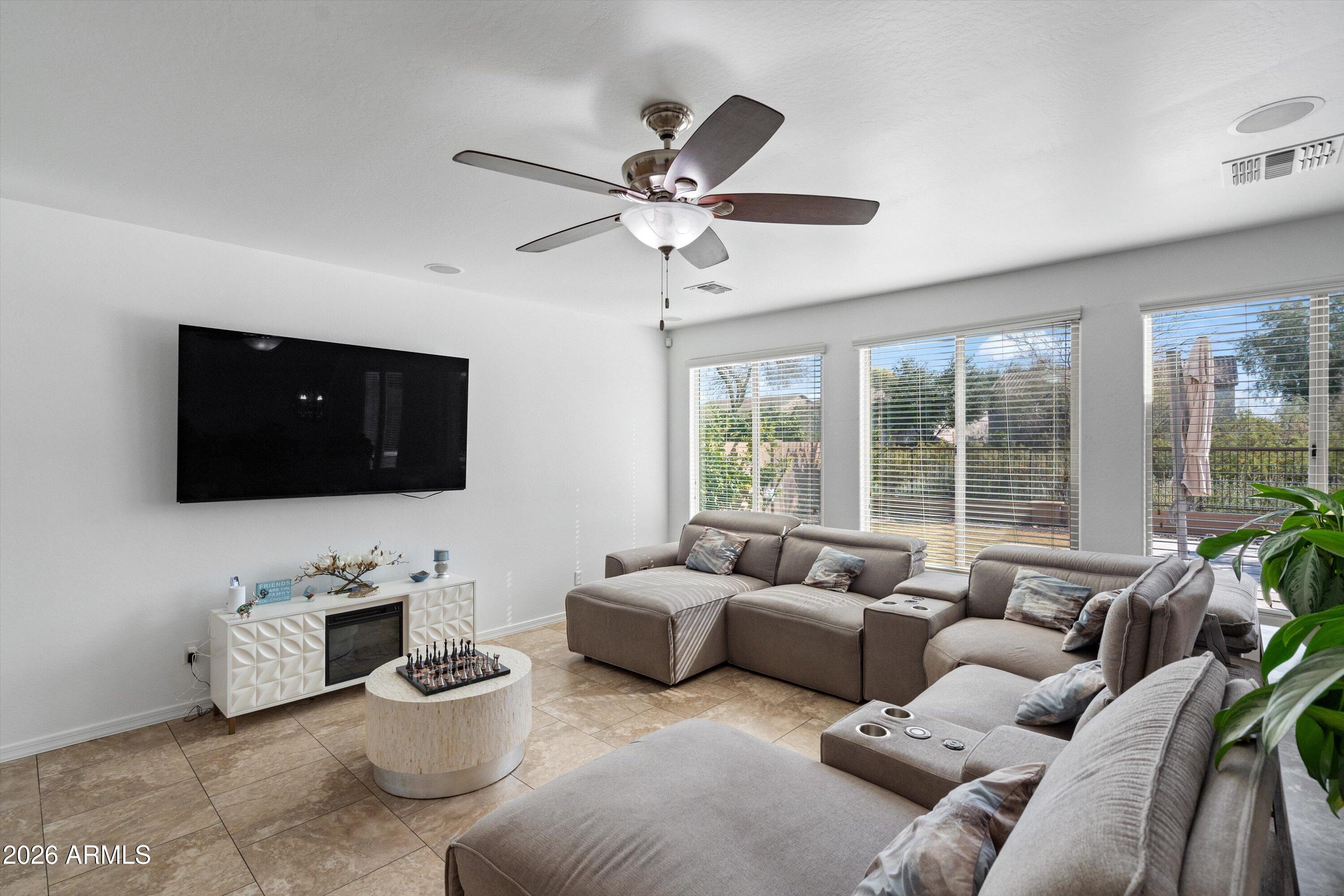 10933 E RENFIELD Avenue