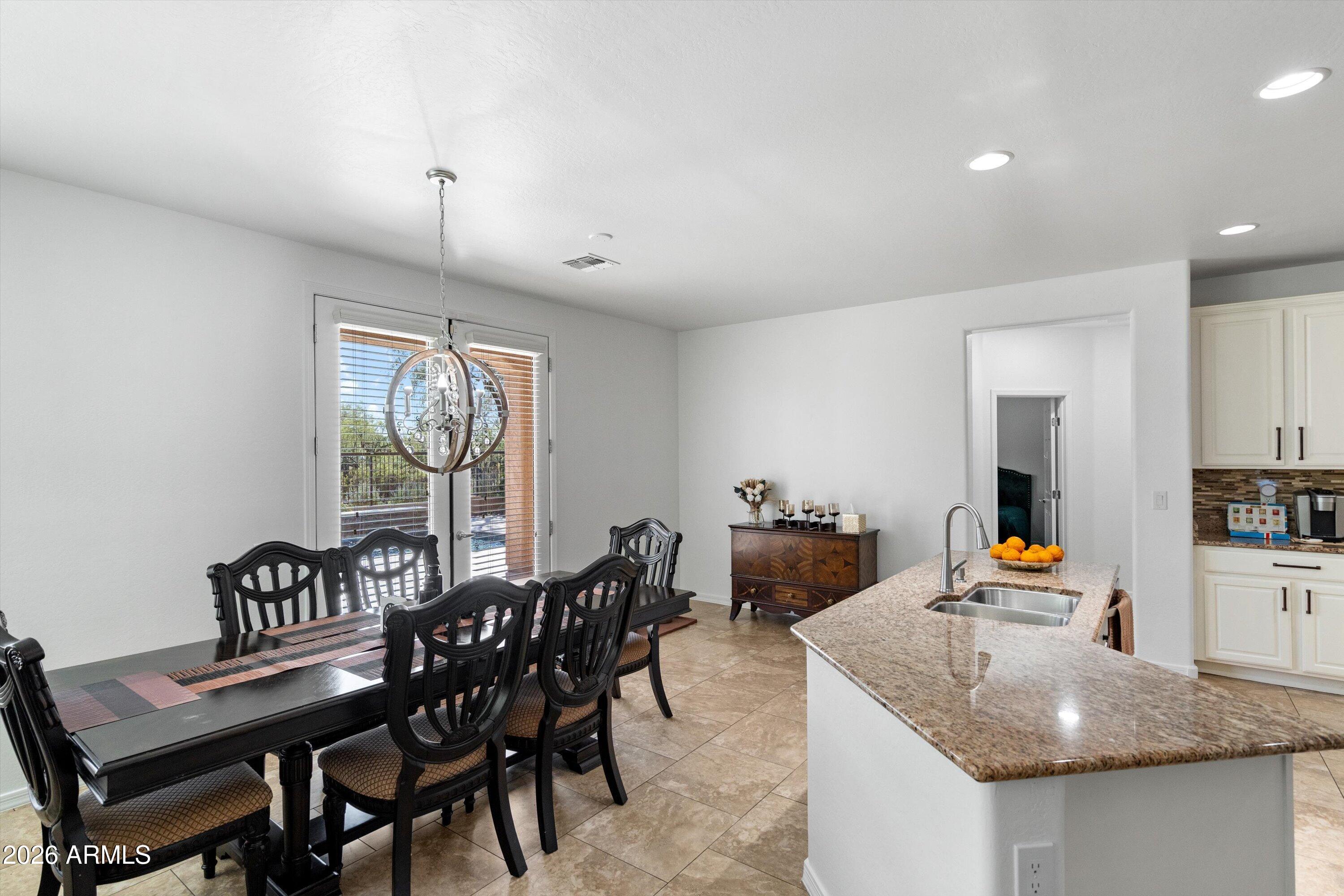 10933 E RENFIELD Avenue