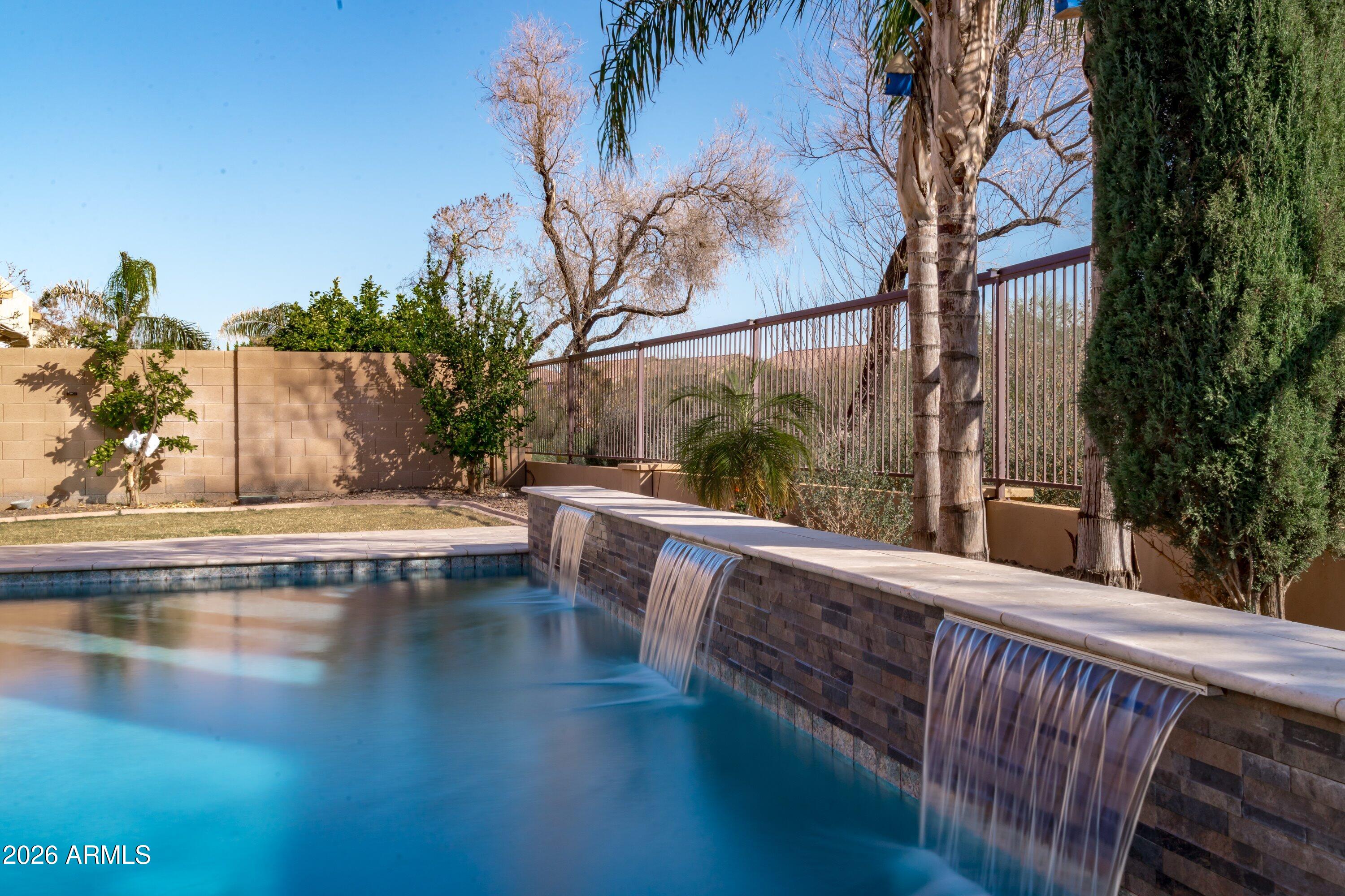 10933 E RENFIELD Avenue