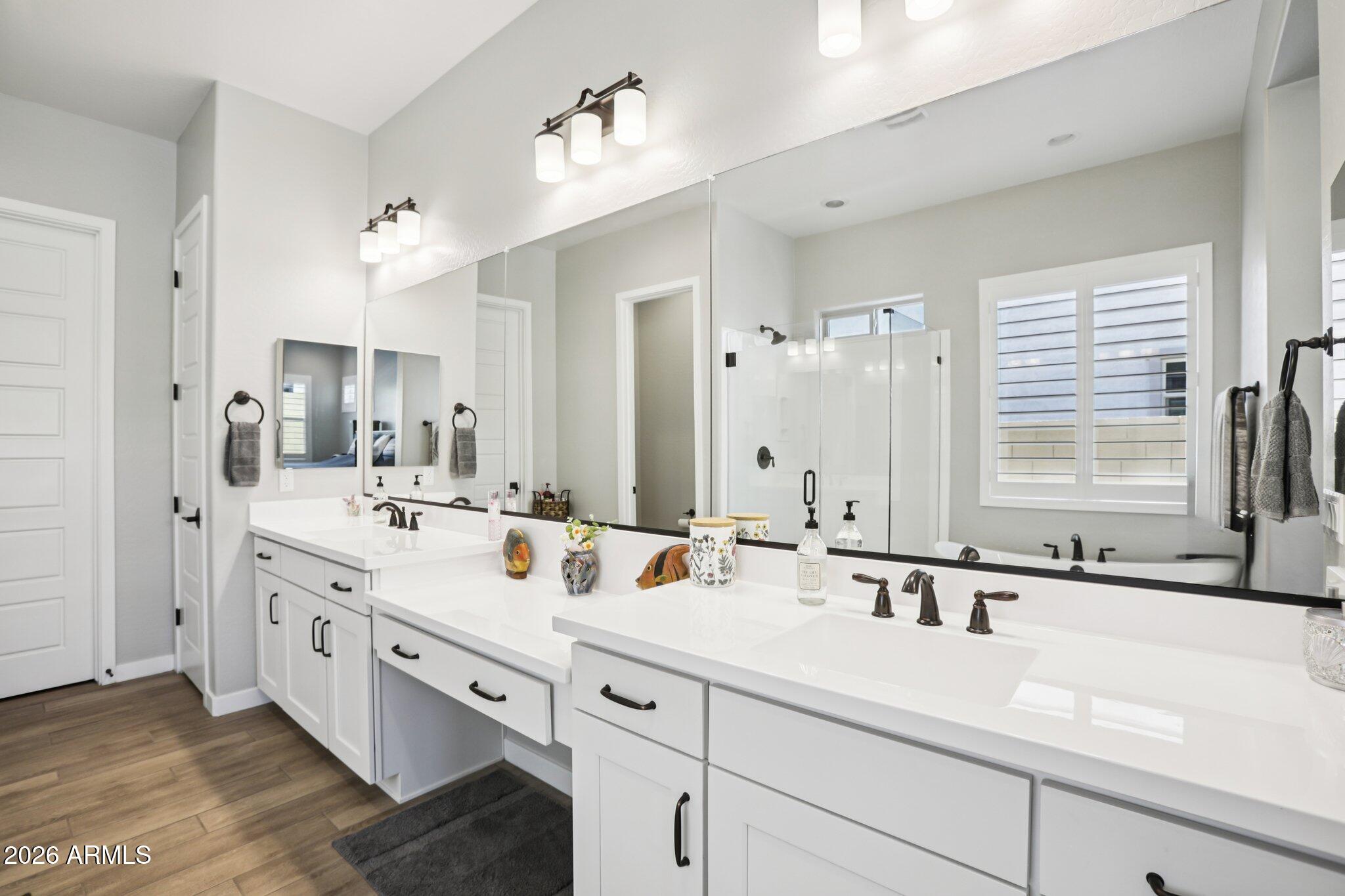 8128 E JASMINE Street