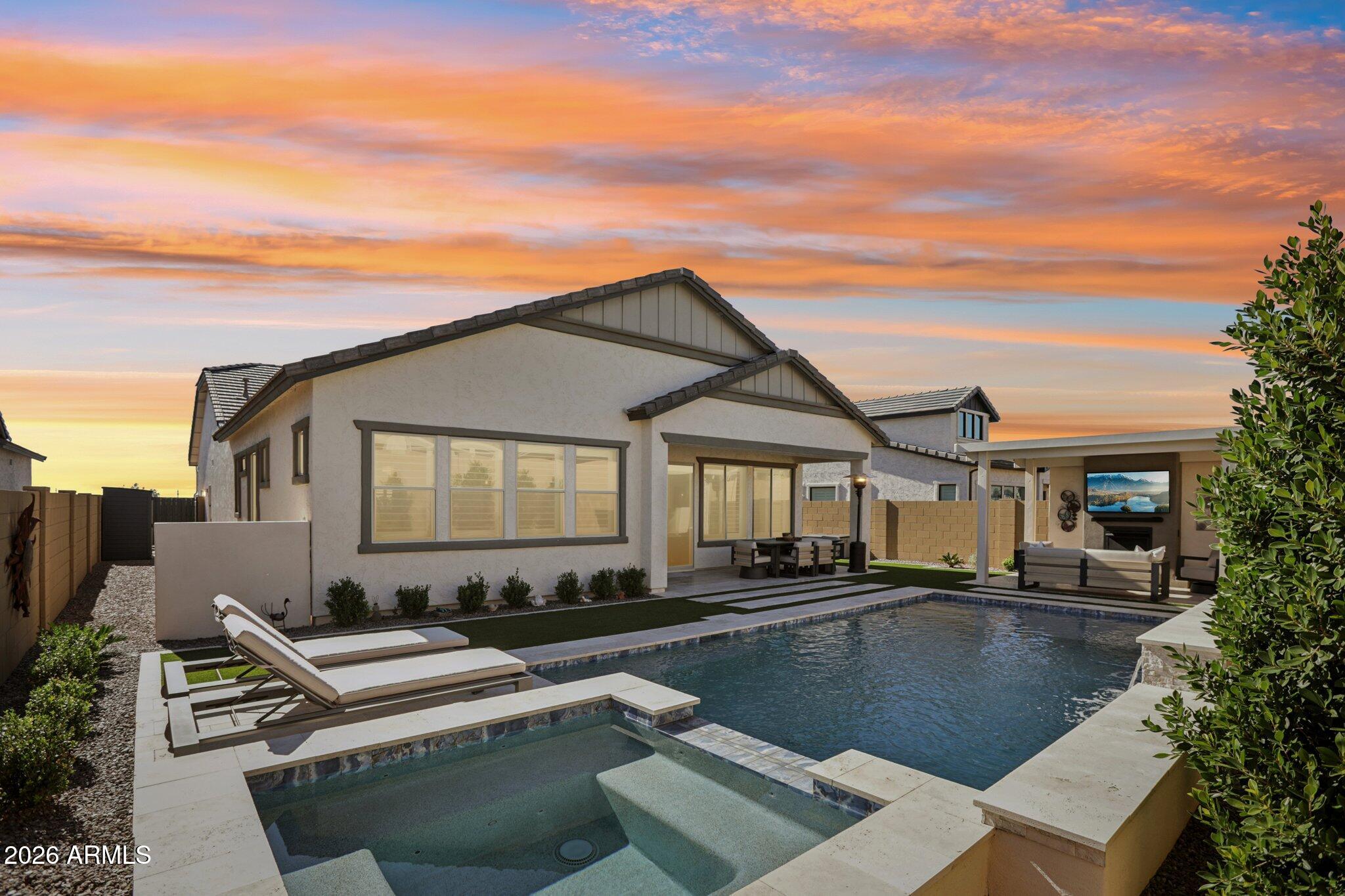 8128 E JASMINE Street