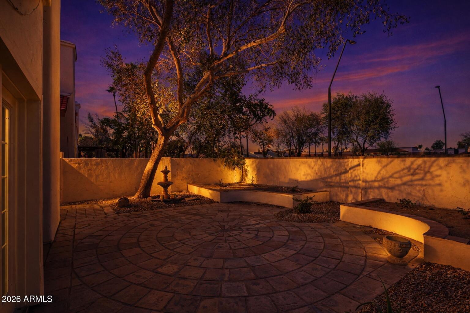 1906 E CALLE DE ARCOS Drive