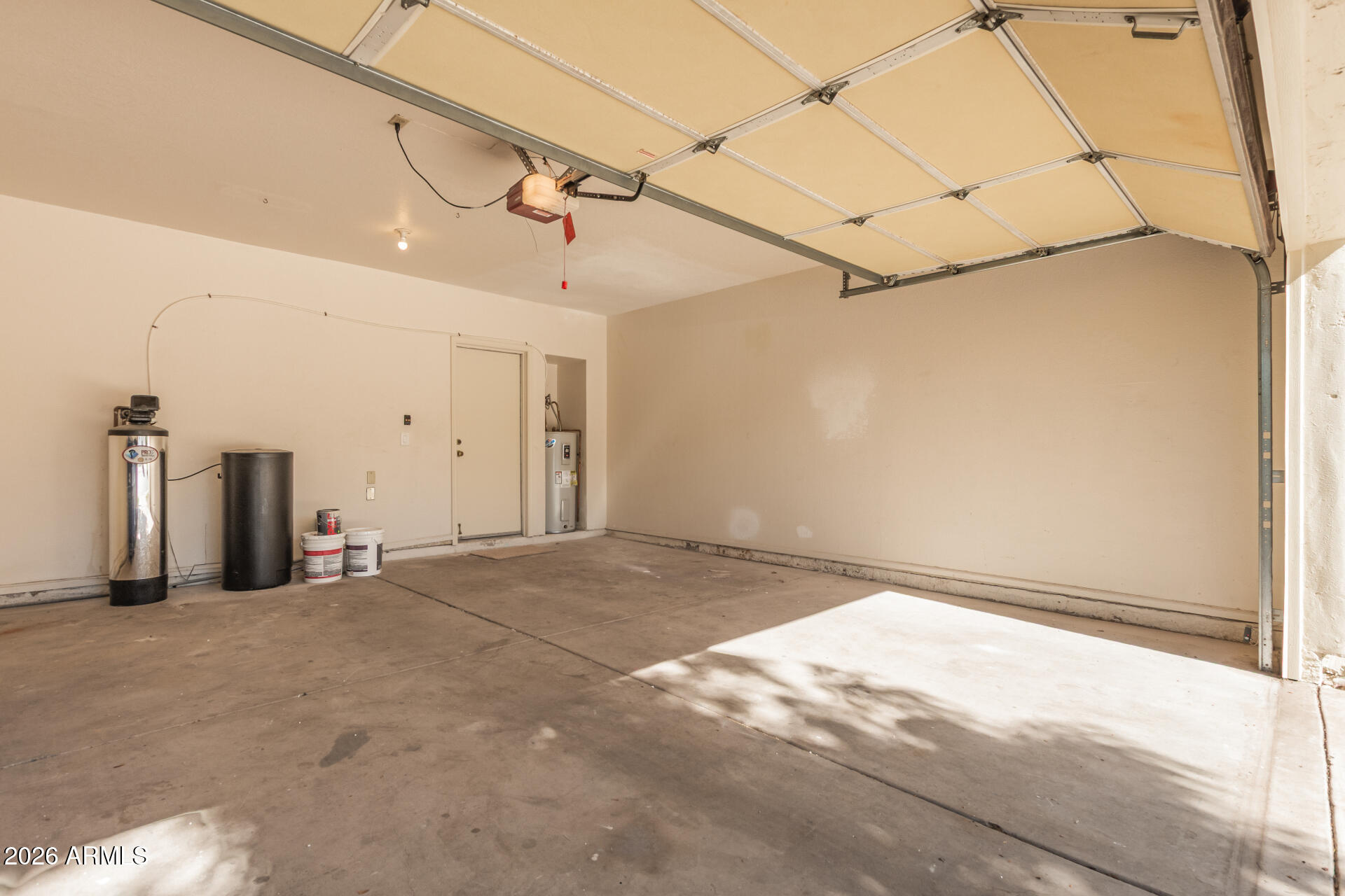 1906 E CALLE DE ARCOS Drive