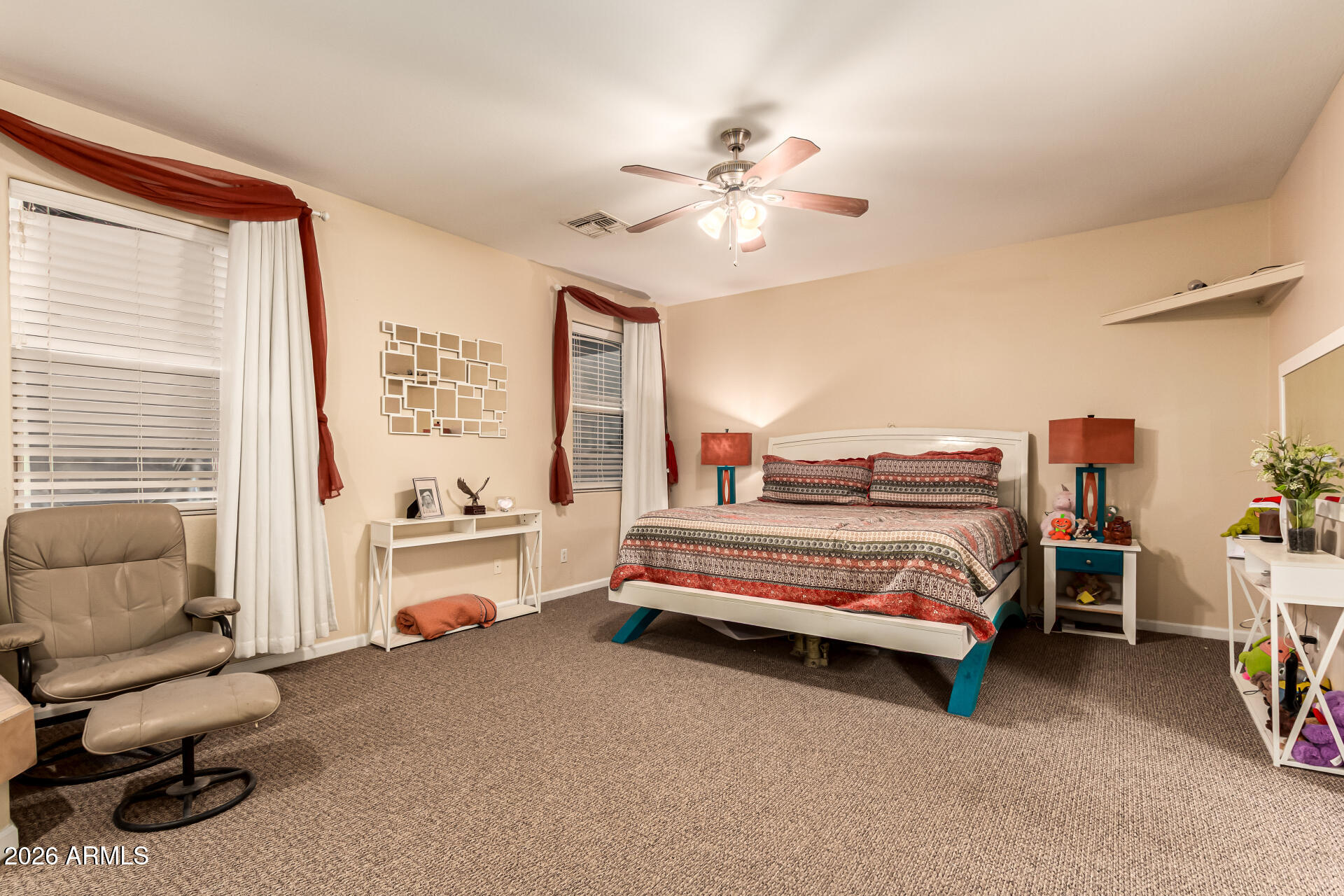 43402 W DESERT FAIRWAYS Drive