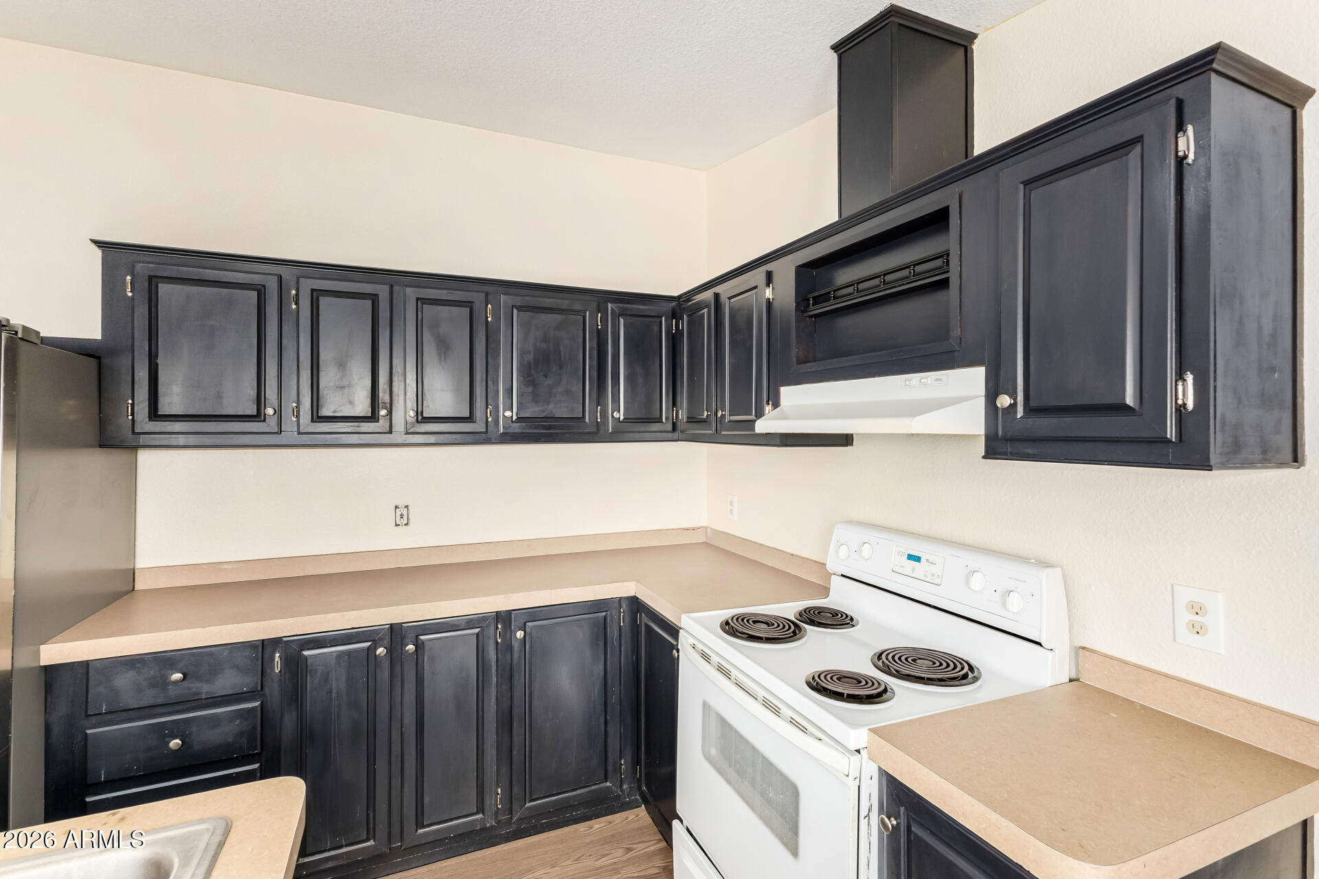 3521 W Lone Cactus Drive