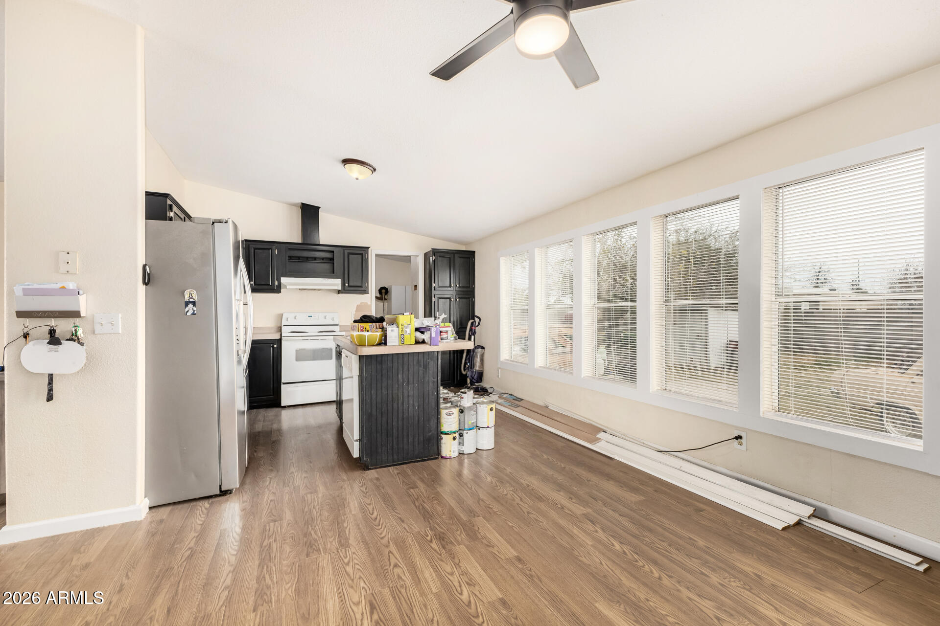 3521 W Lone Cactus Drive