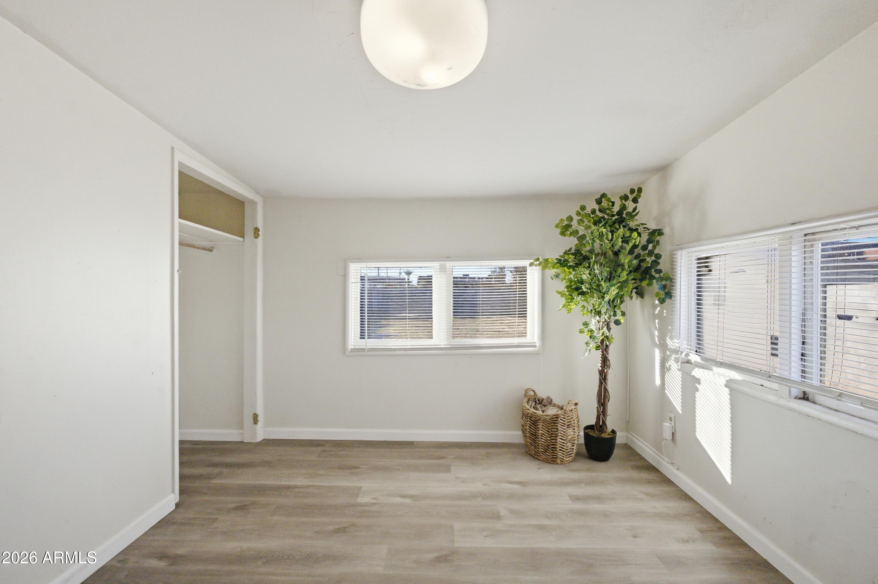 5521 W NORTHVIEW Avenue