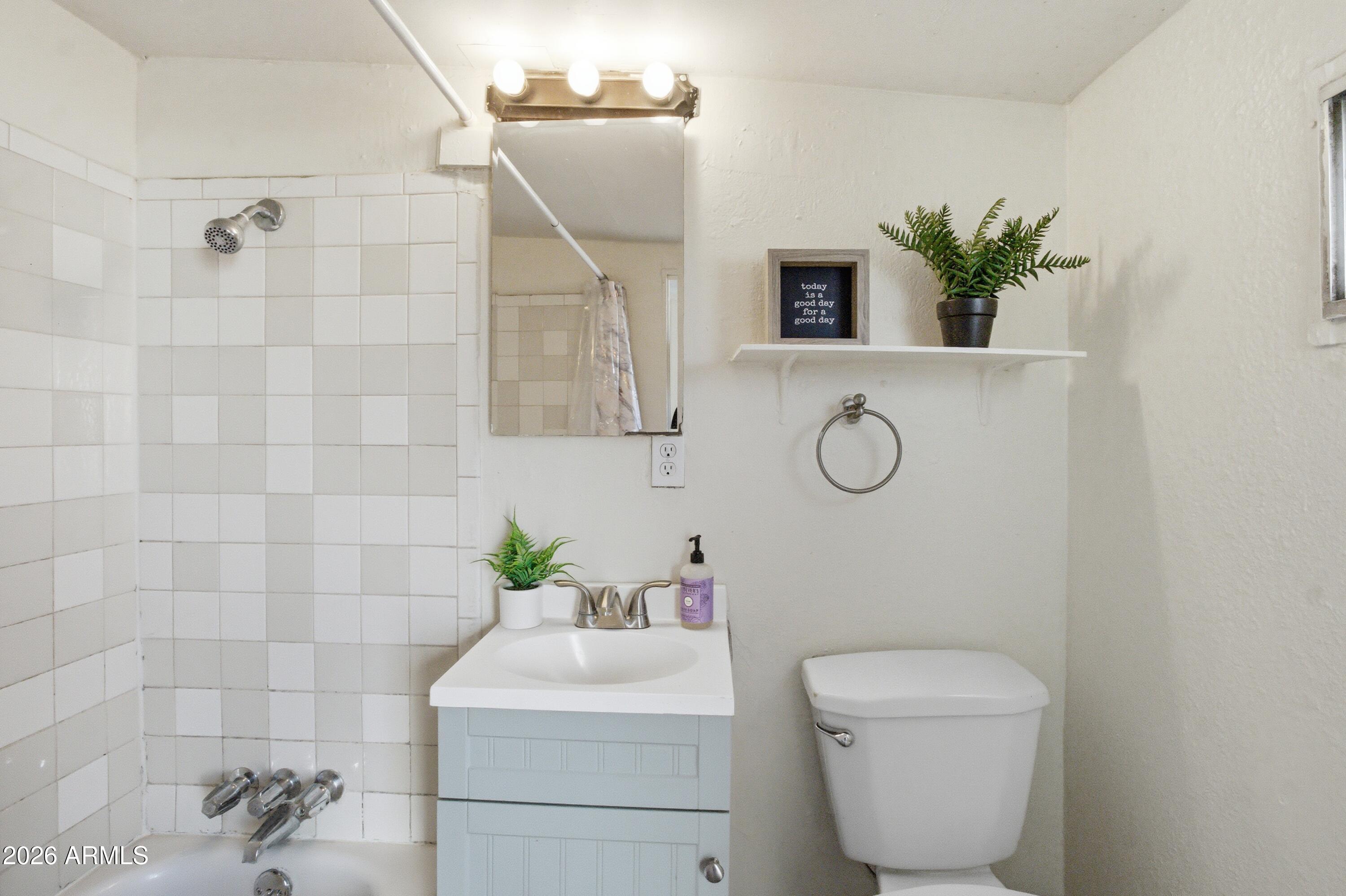 5521 W NORTHVIEW Avenue