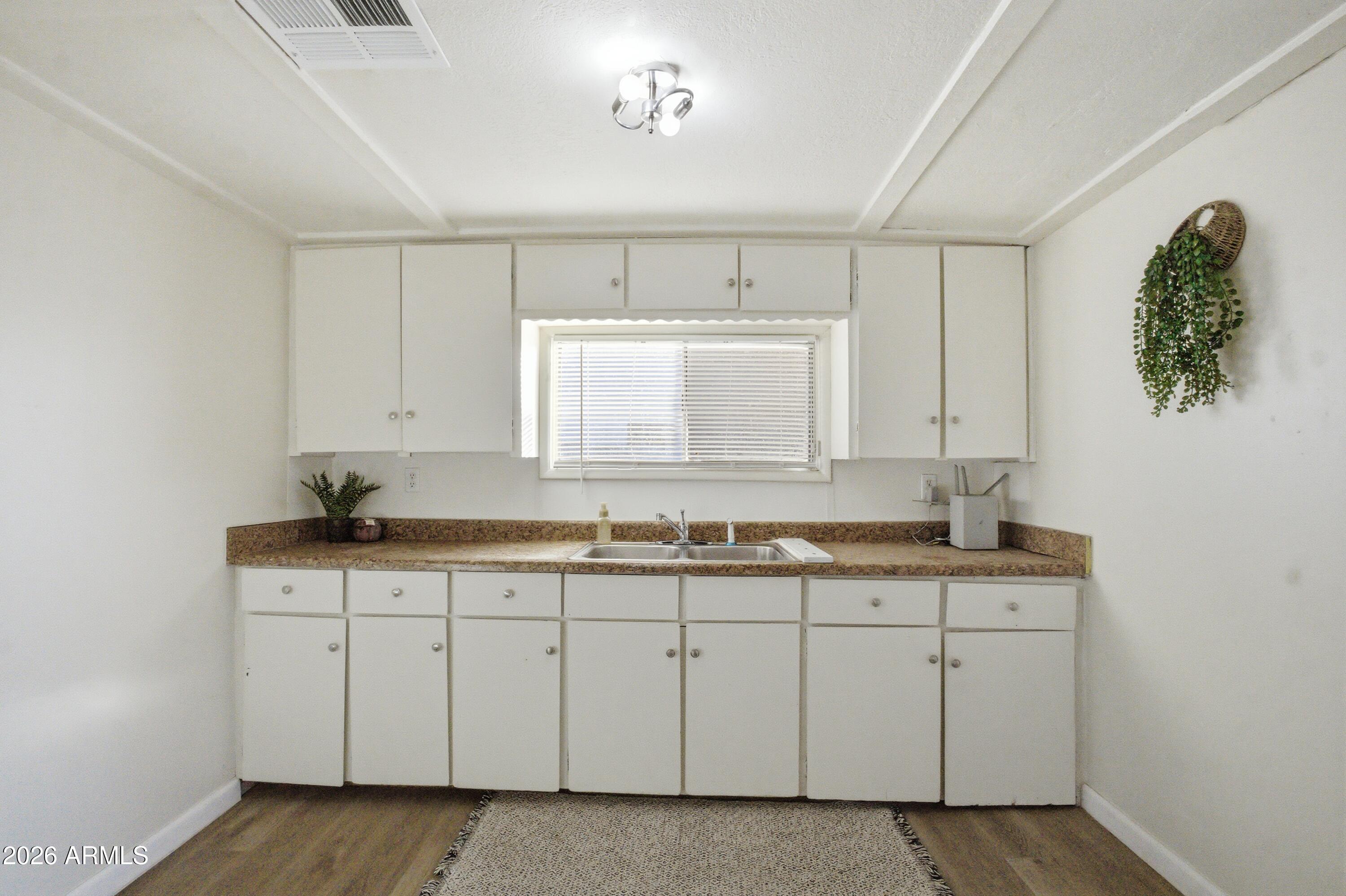 5521 W NORTHVIEW Avenue