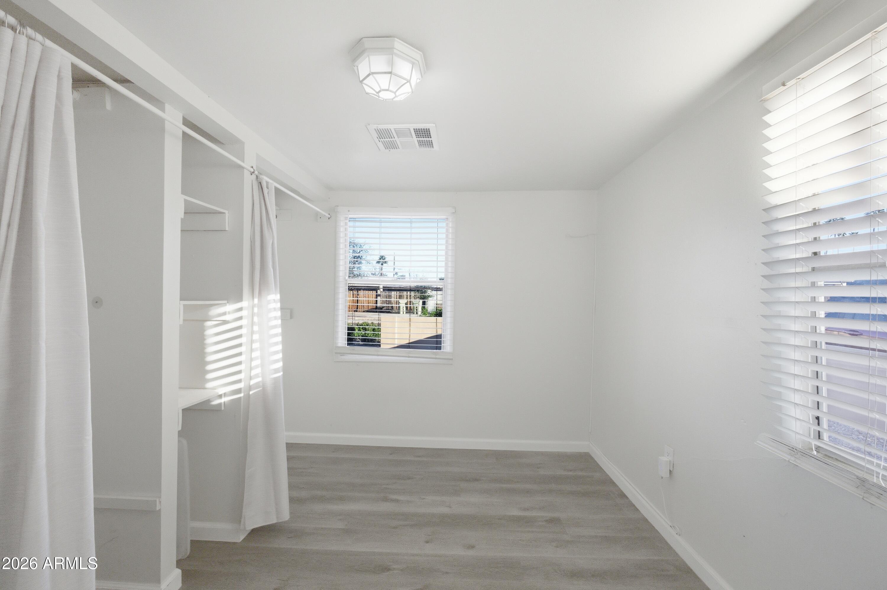 5521 W NORTHVIEW Avenue