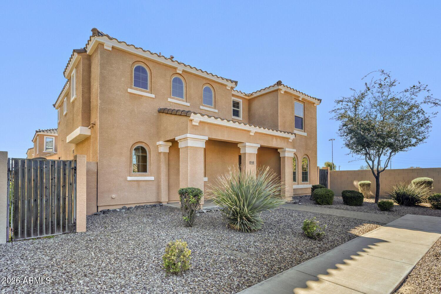 2220 S BUCKAROO Trail