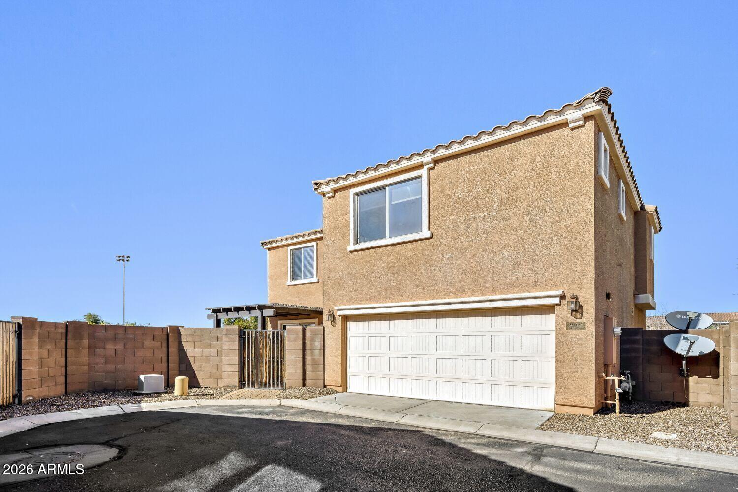 2220 S BUCKAROO Trail