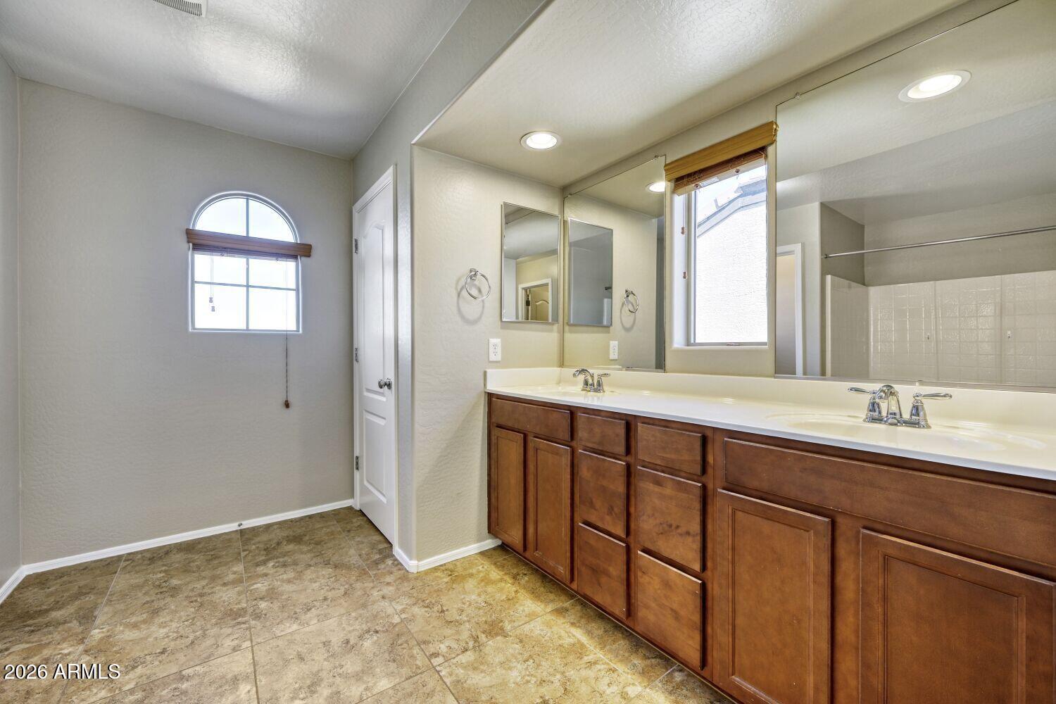 2220 S BUCKAROO Trail