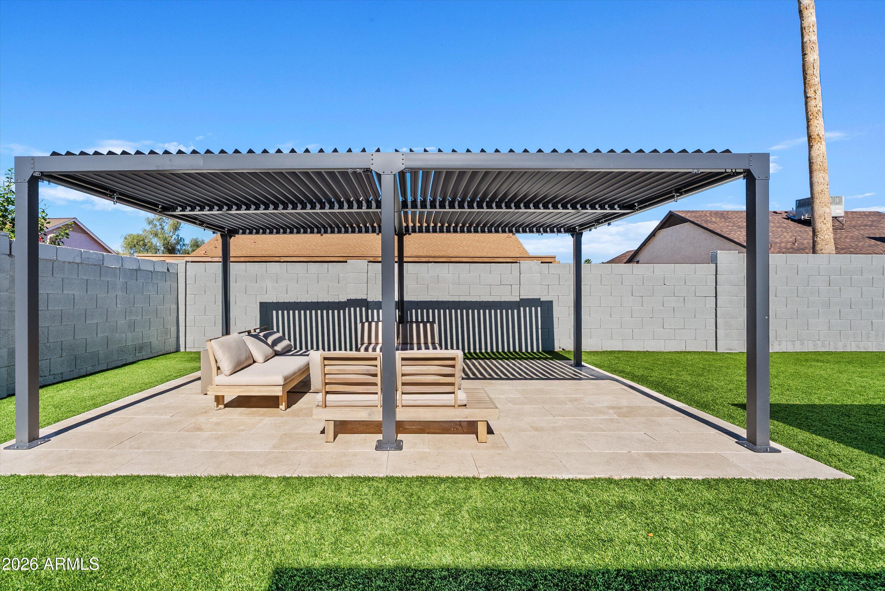 3026 E Leland Street