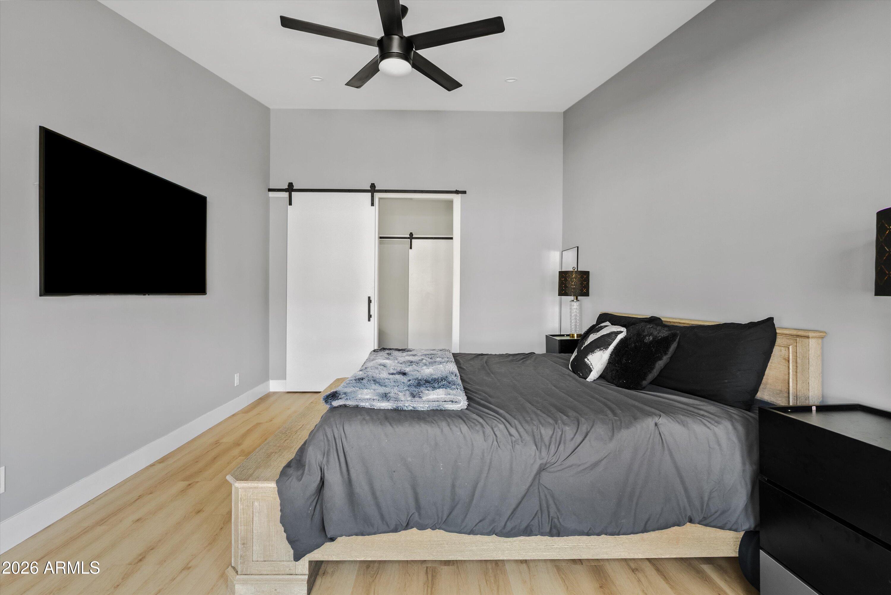 3026 E Leland Street