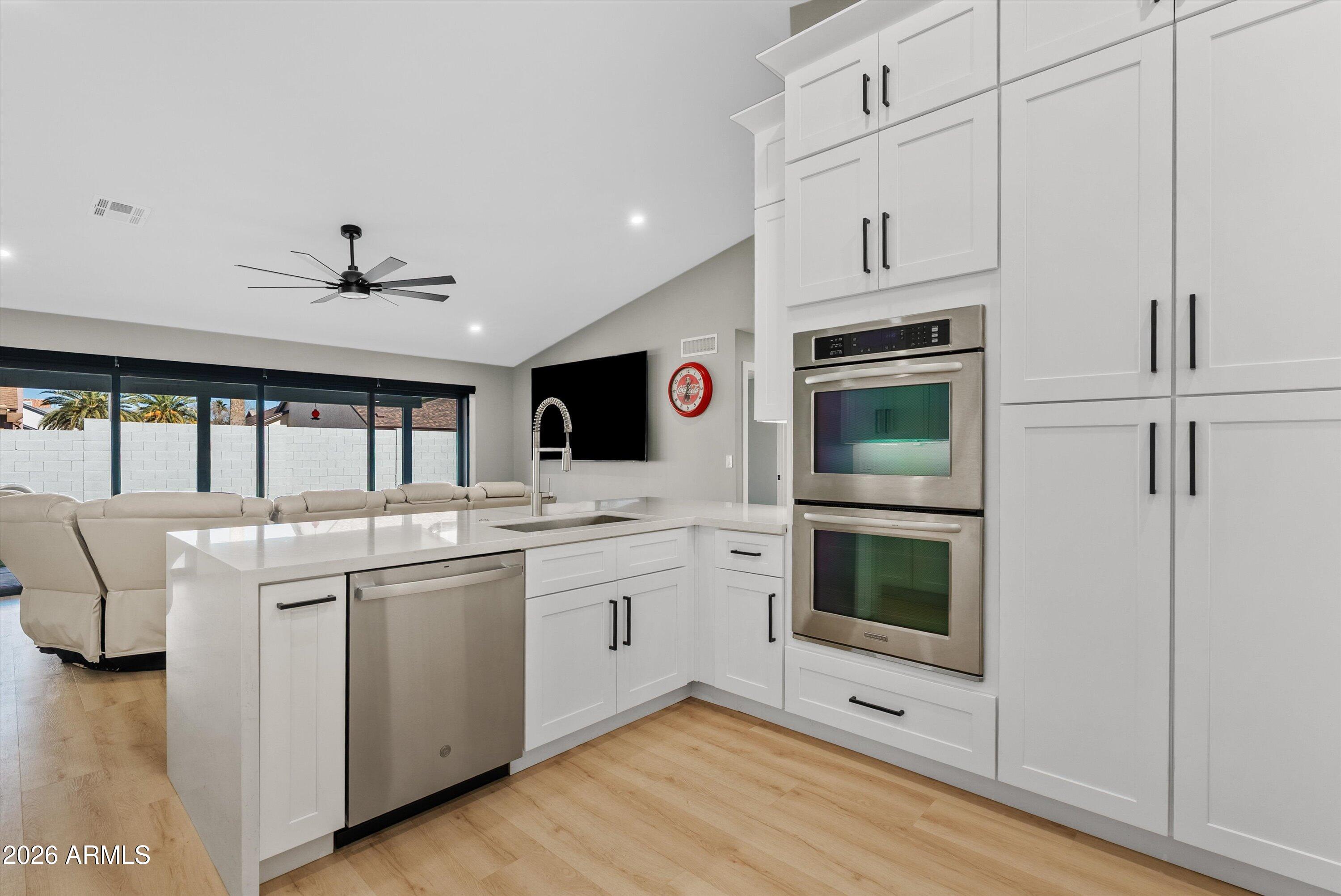 3026 E Leland Street