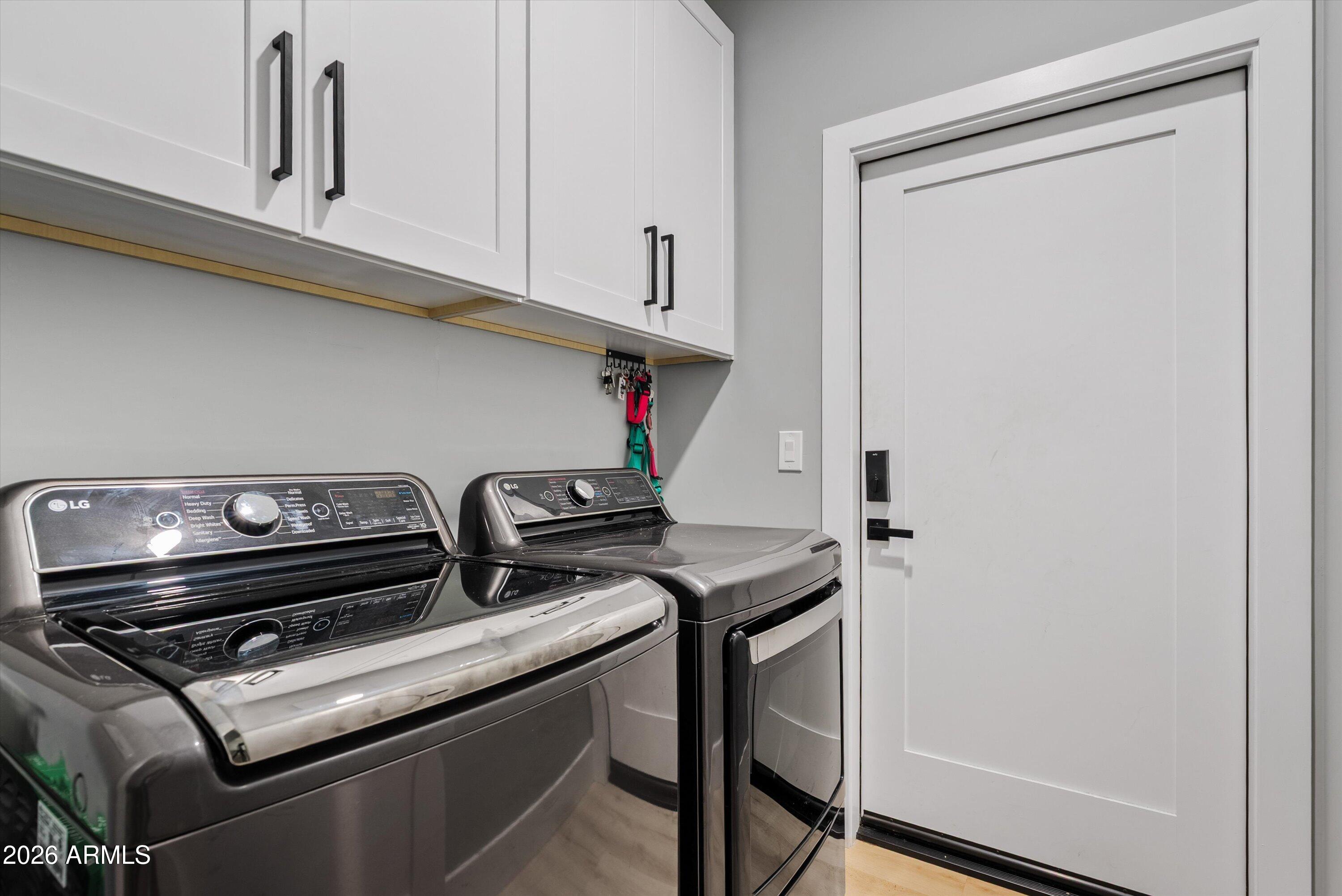 3026 E Leland Street