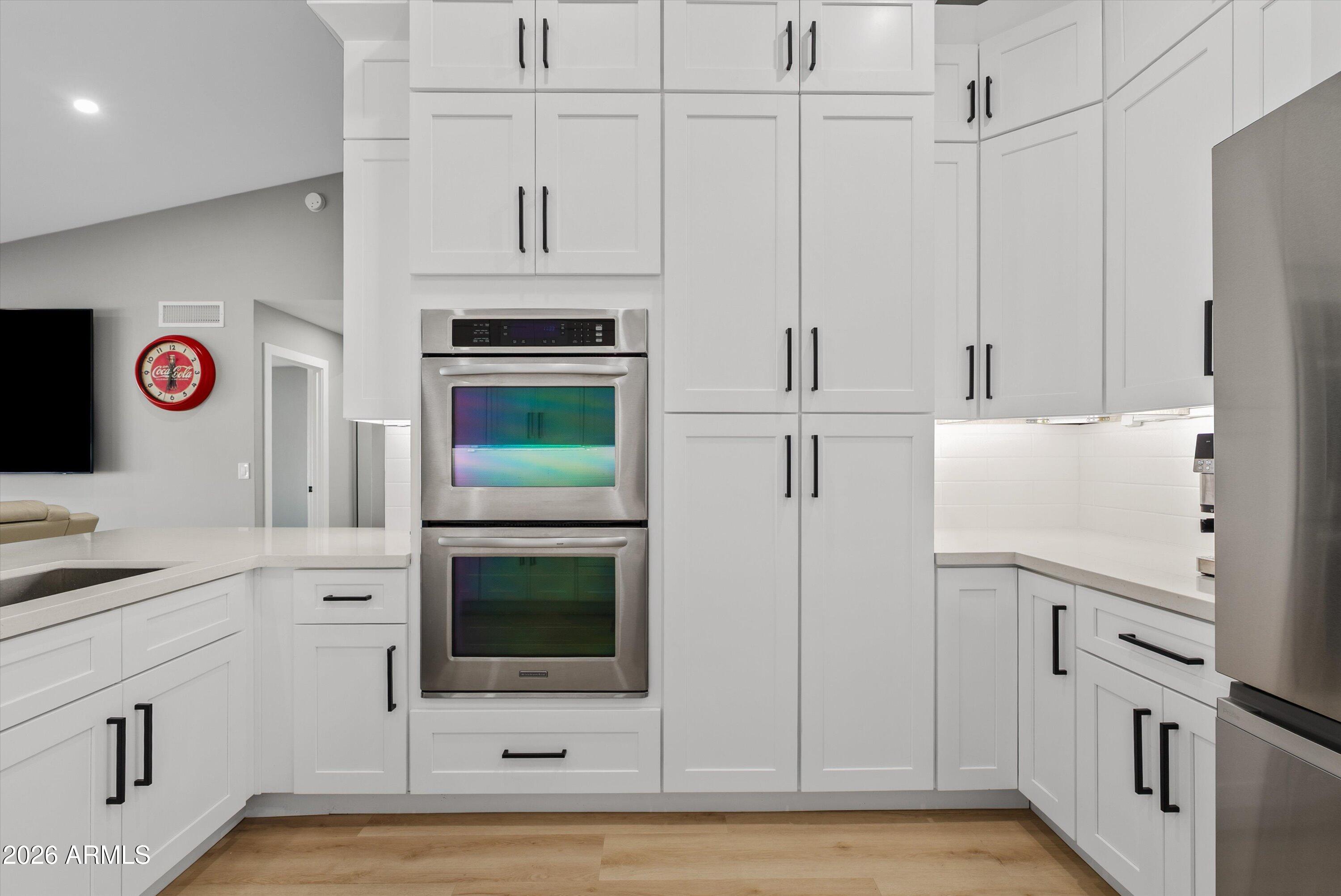 3026 E Leland Street