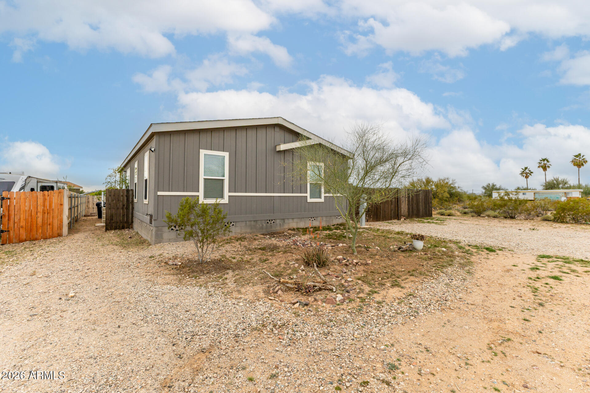 511 W CLAESSENS Drive