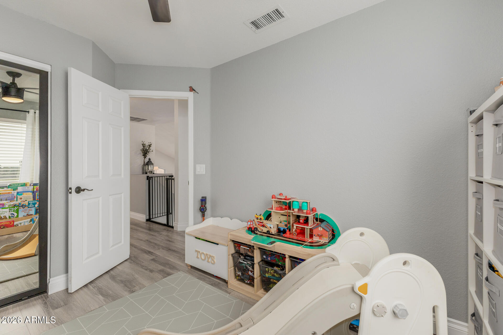 124 W MOHAWK Drive