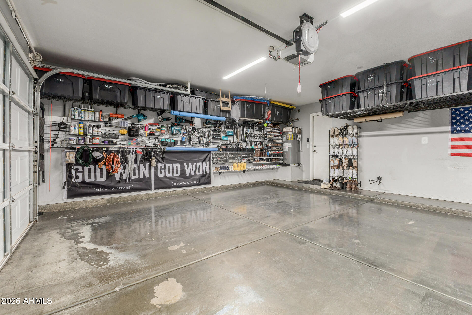 124 W MOHAWK Drive