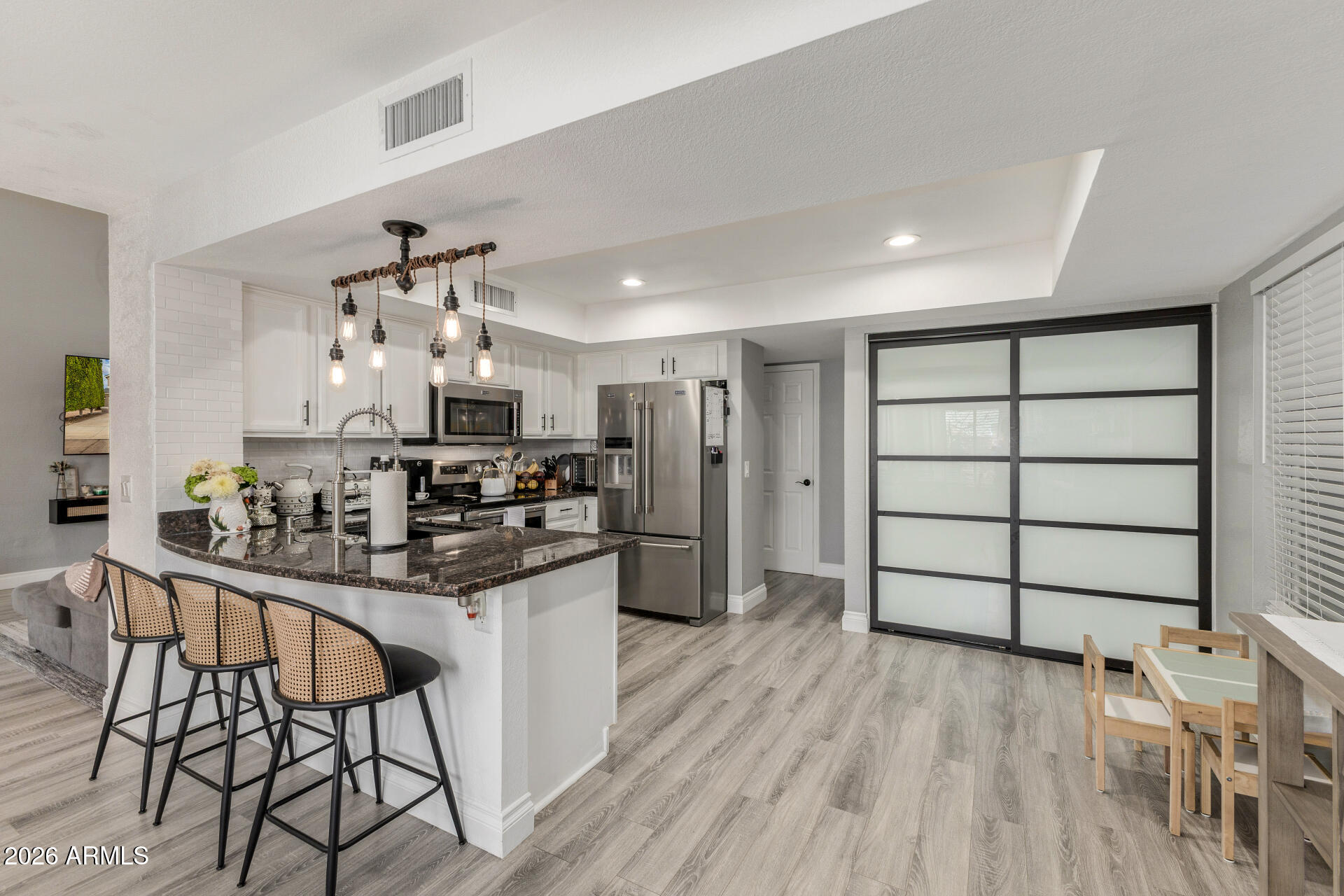 124 W MOHAWK Drive