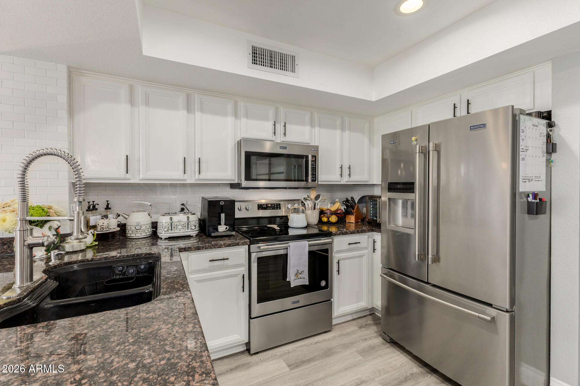 124 W MOHAWK Drive