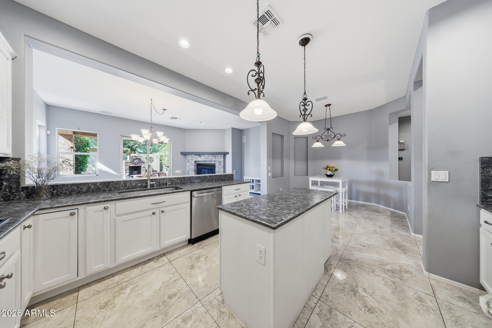 42820 N LIVINGSTONE Way