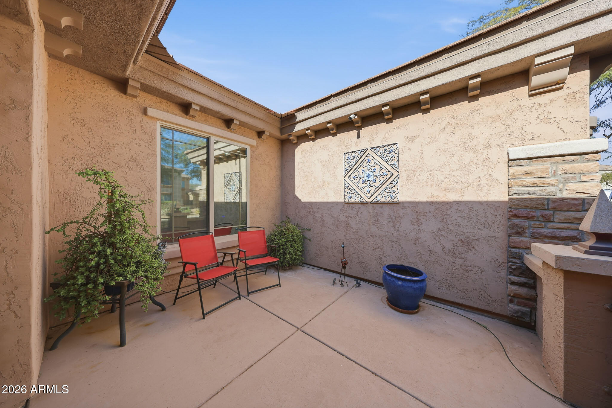 42820 N LIVINGSTONE Way