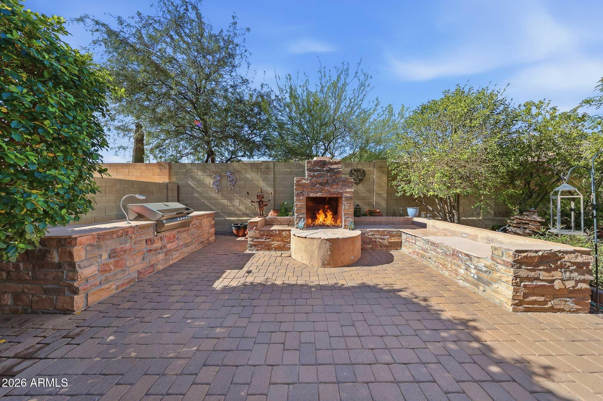 42820 N LIVINGSTONE Way