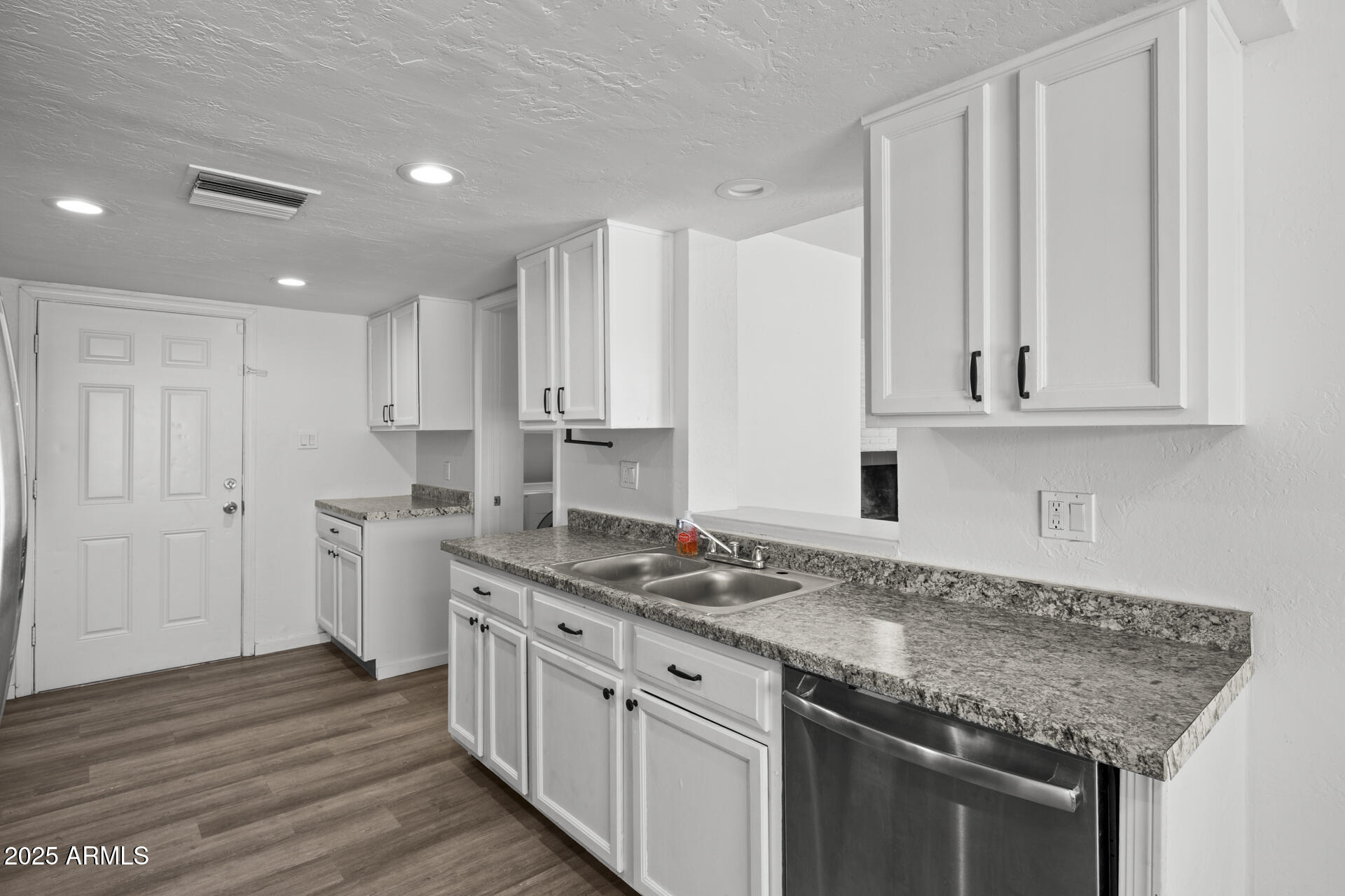 1427 W ANDERSON Drive