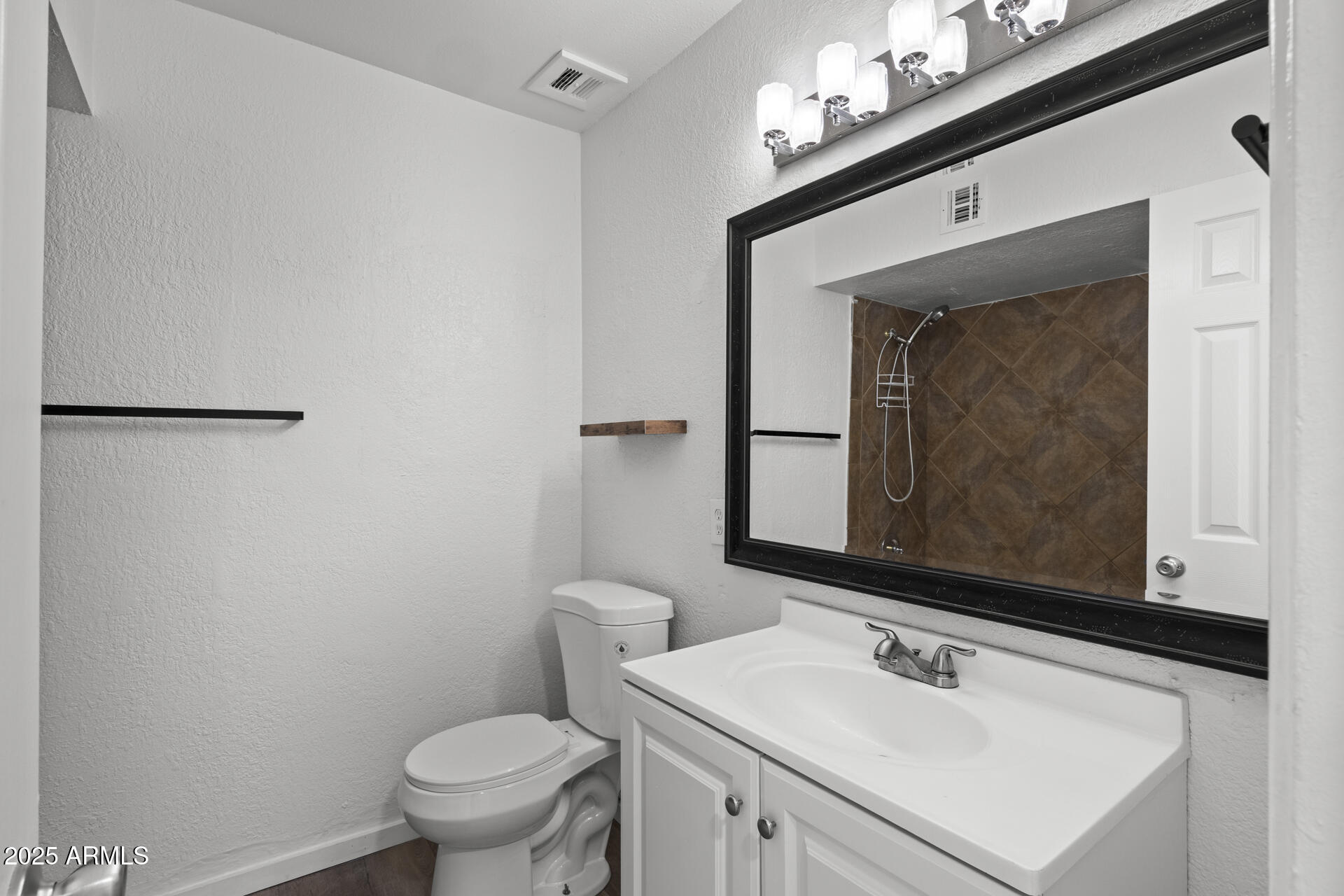 1427 W ANDERSON Drive