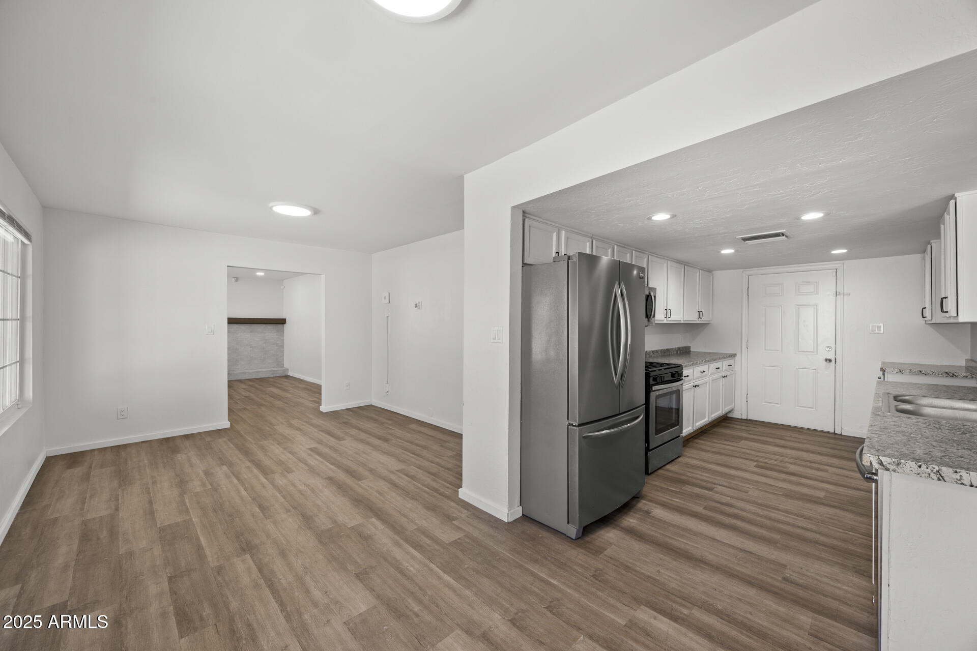 1427 W ANDERSON Drive