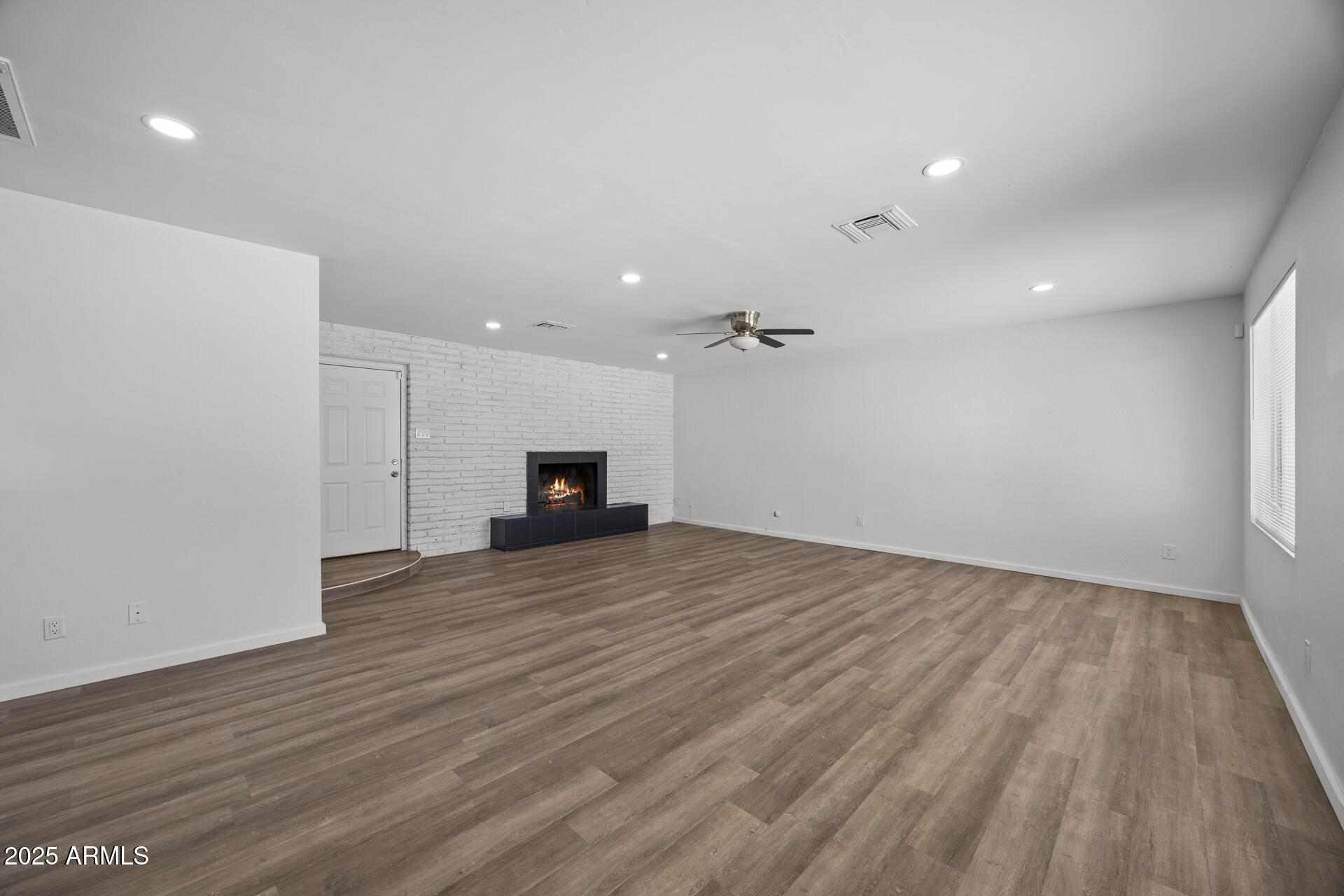 1427 W ANDERSON Drive