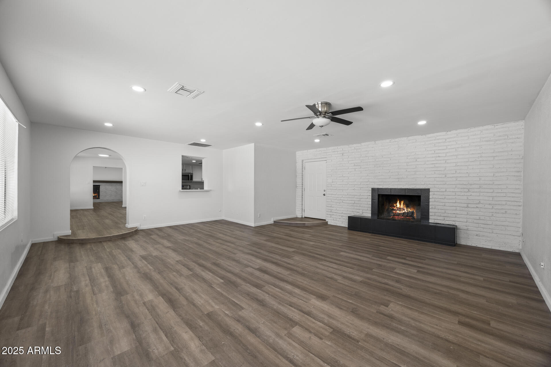 1427 W ANDERSON Drive