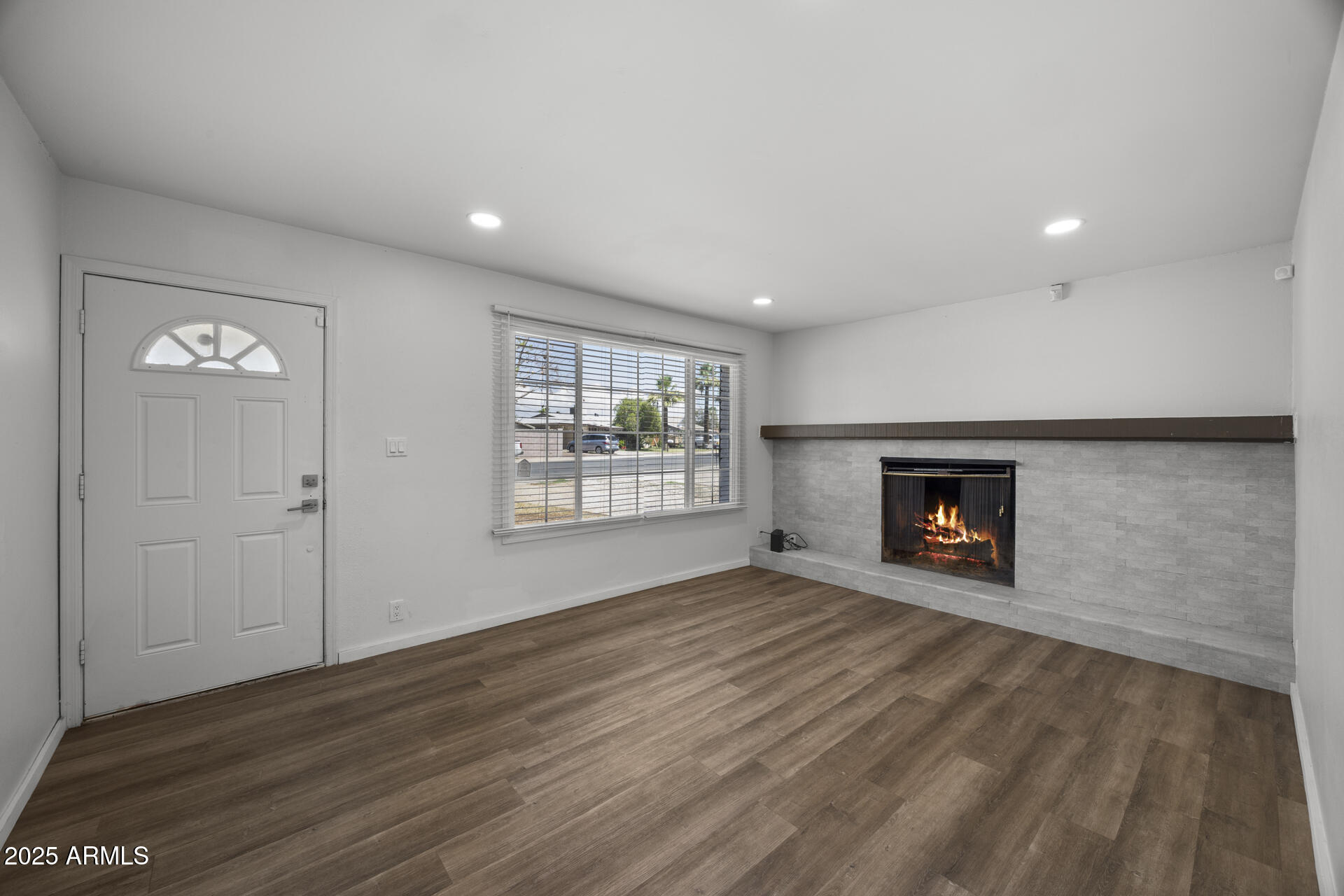 1427 W ANDERSON Drive