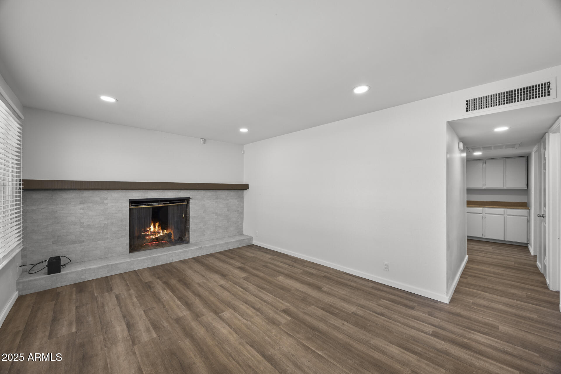 1427 W ANDERSON Drive