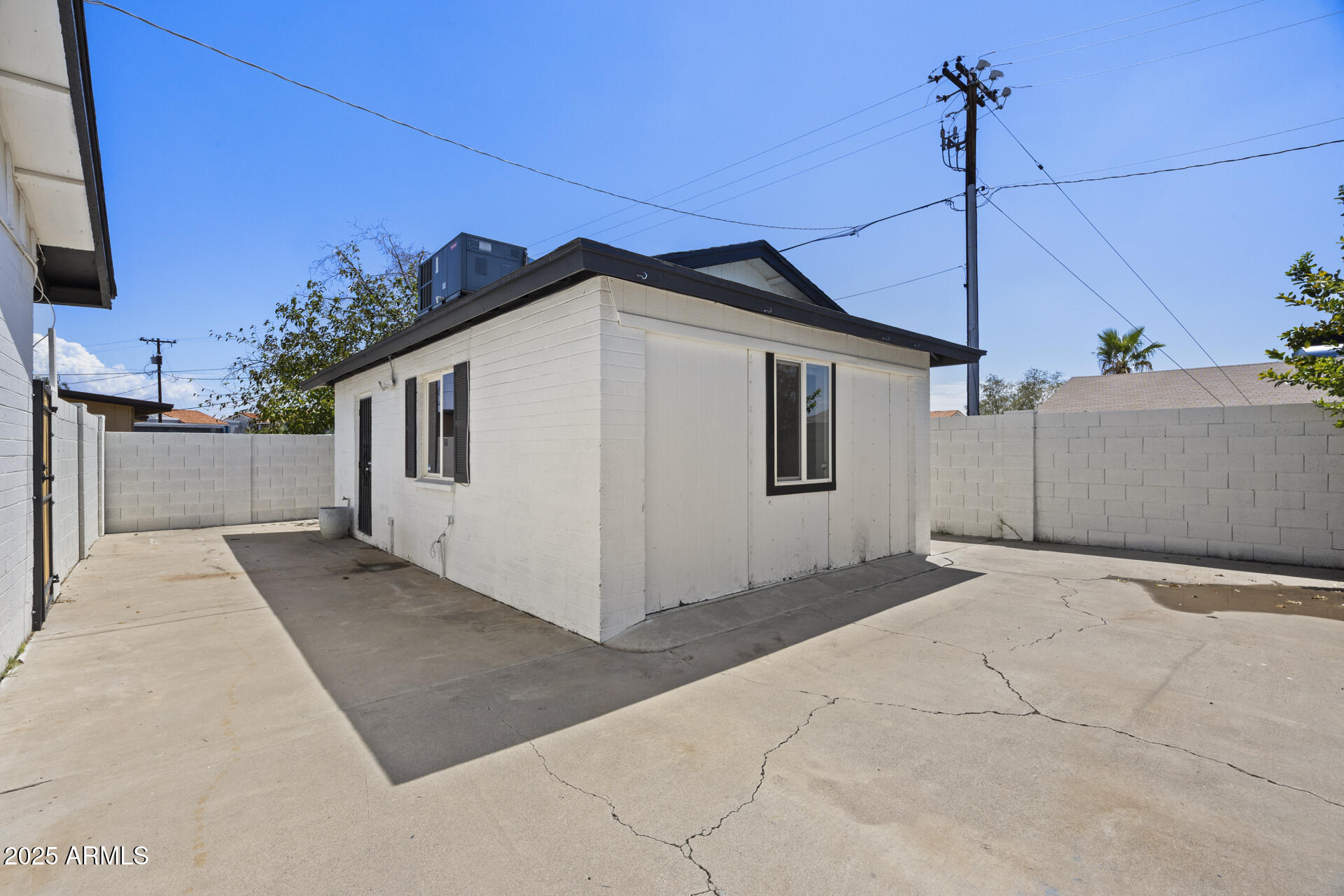 1427 W ANDERSON Drive