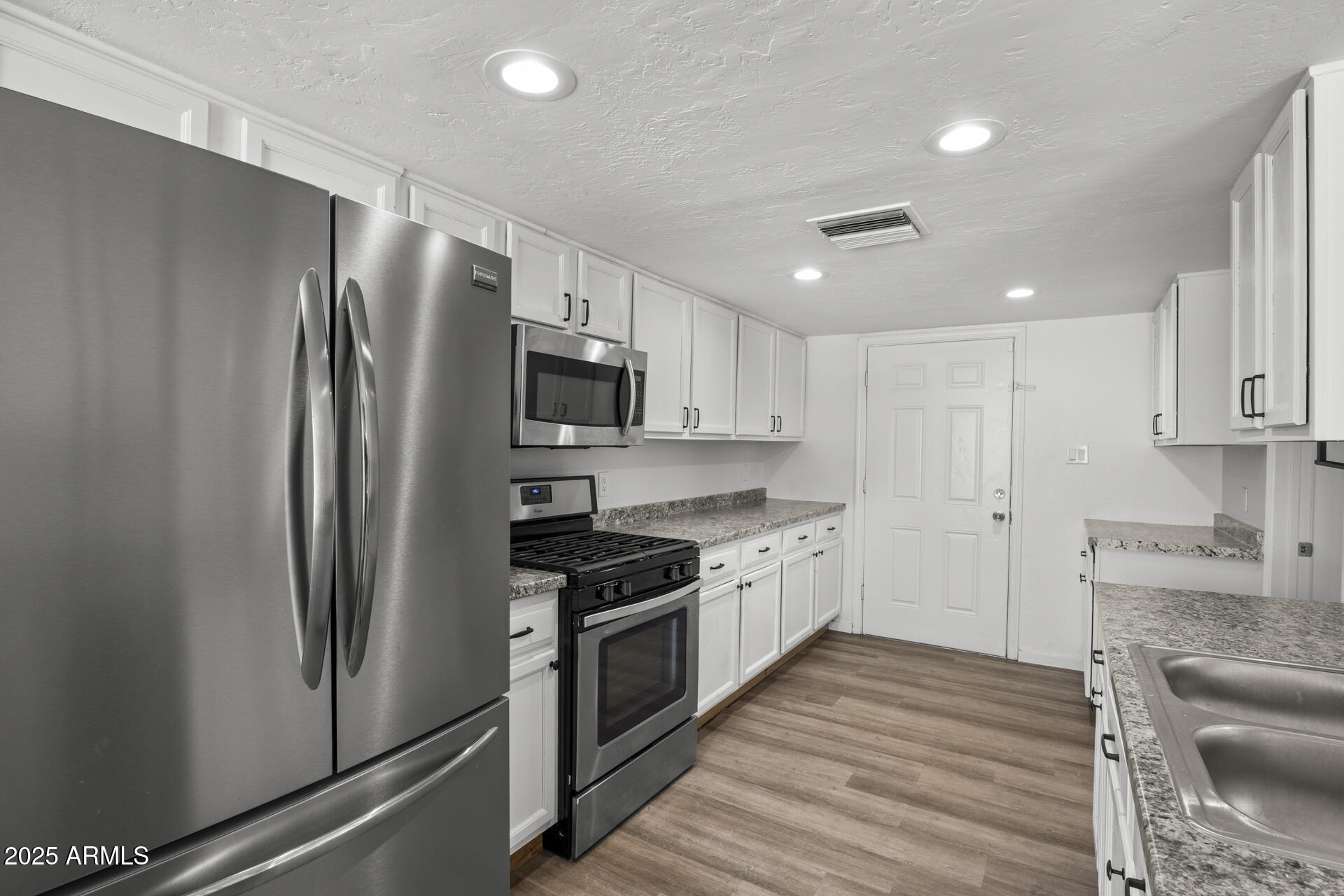 1427 W ANDERSON Drive