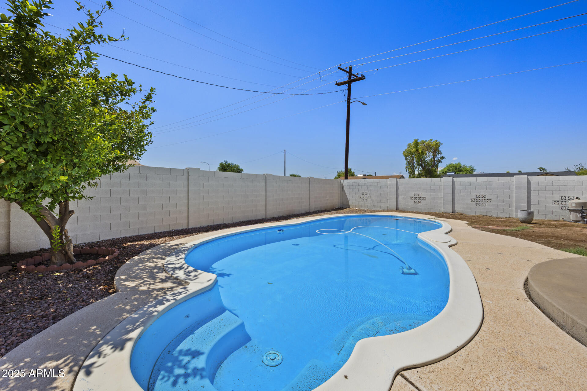 1427 W ANDERSON Drive