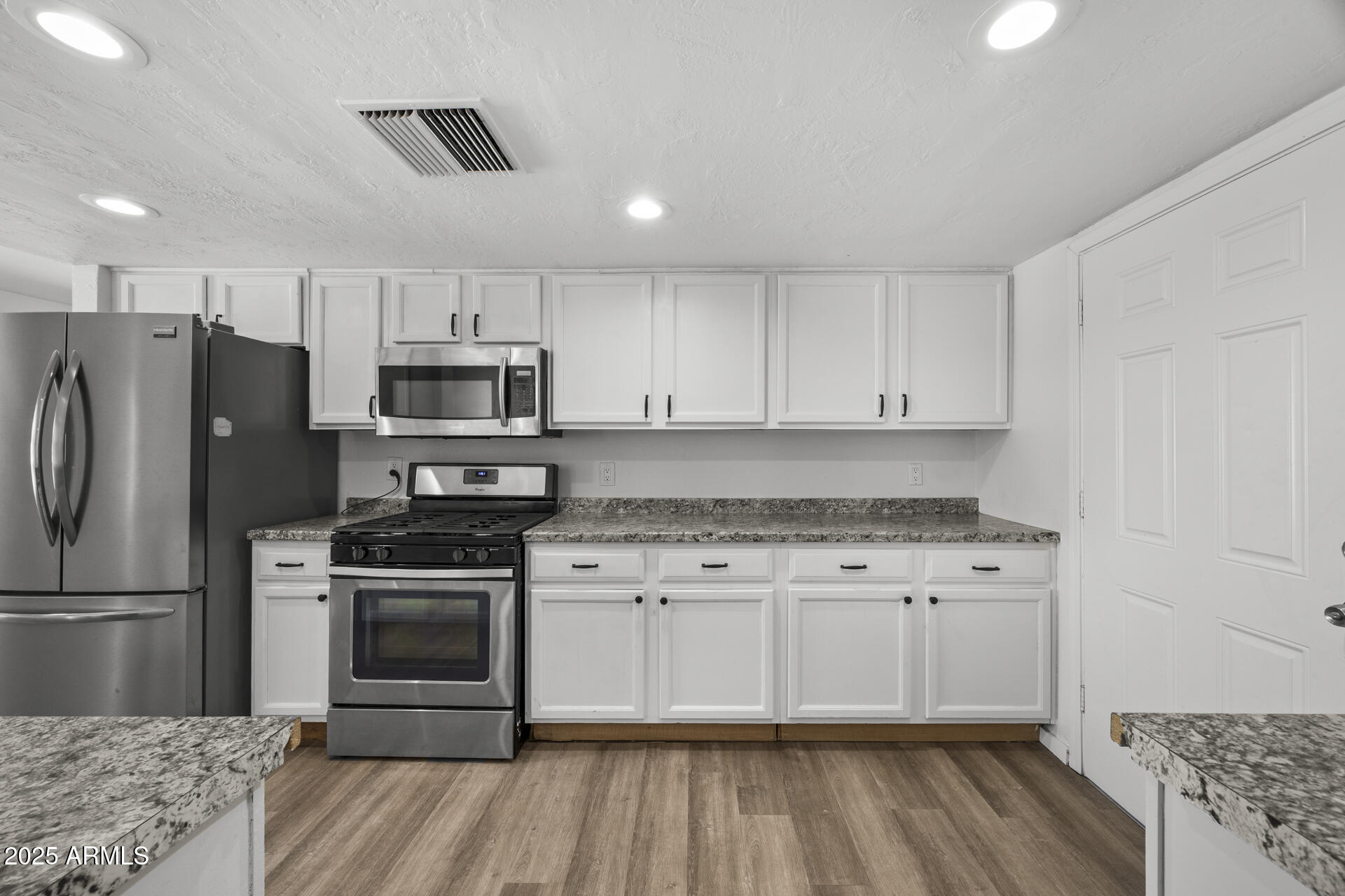 1427 W ANDERSON Drive