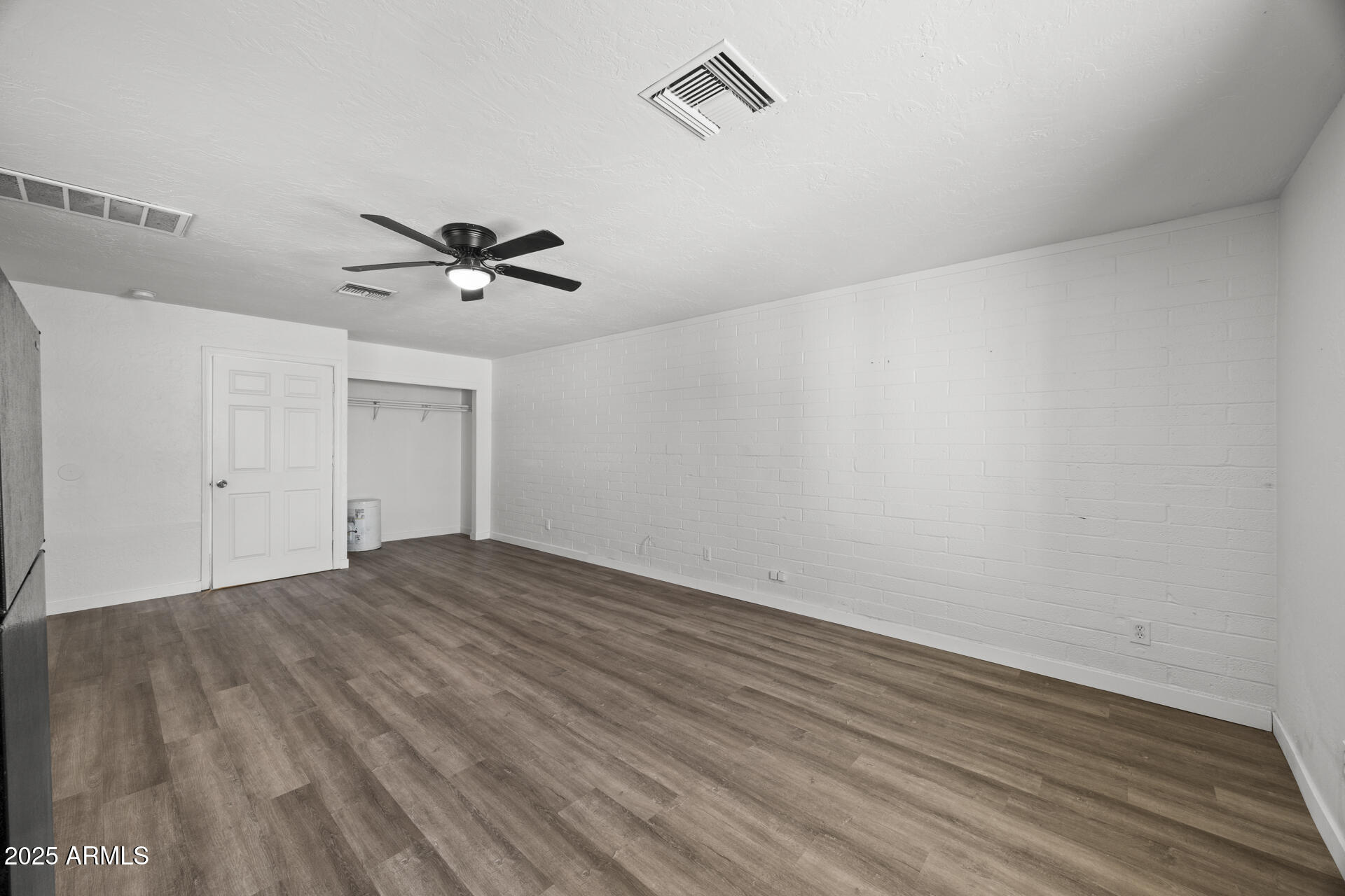 1427 W ANDERSON Drive