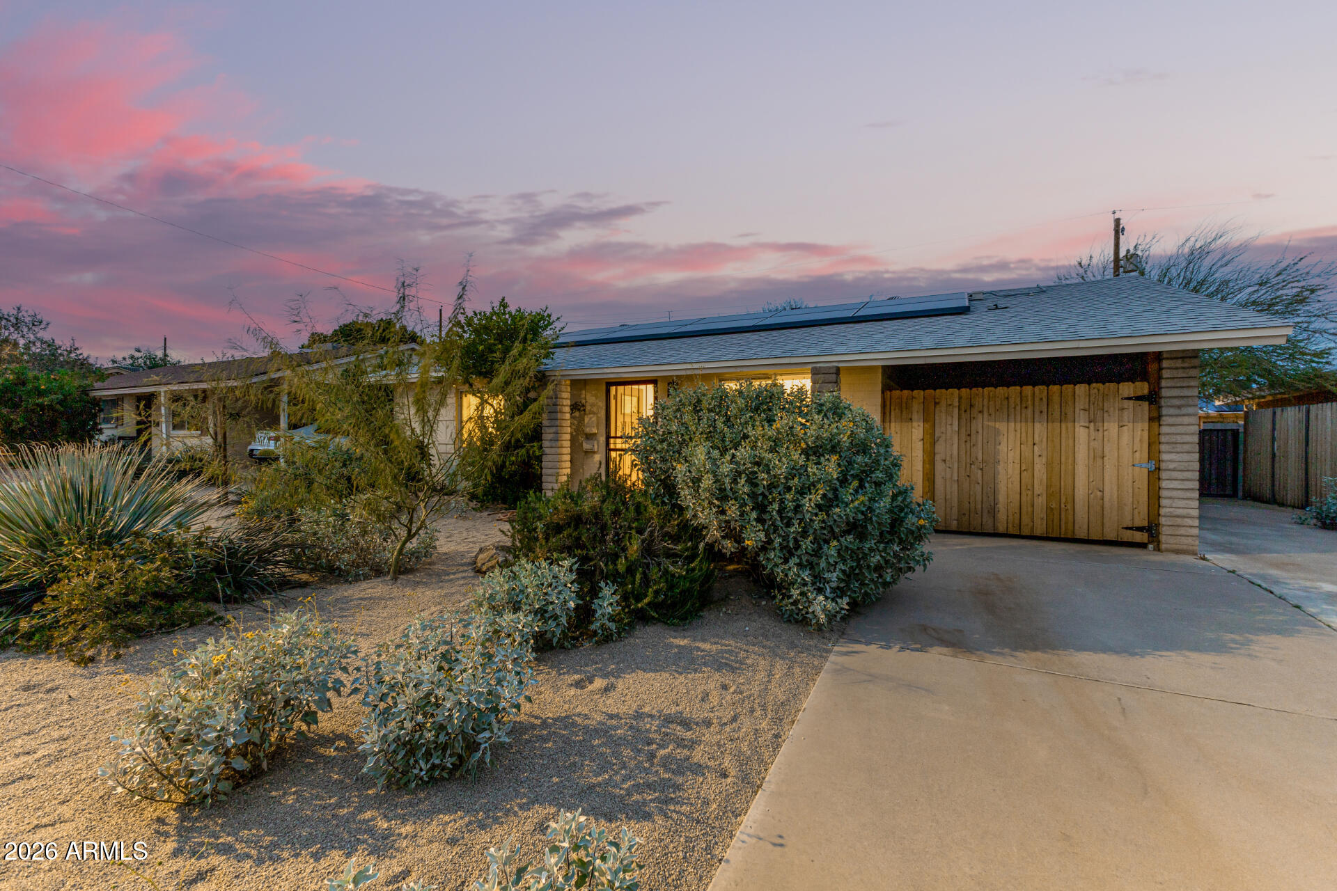 416 E PAPAGO Drive