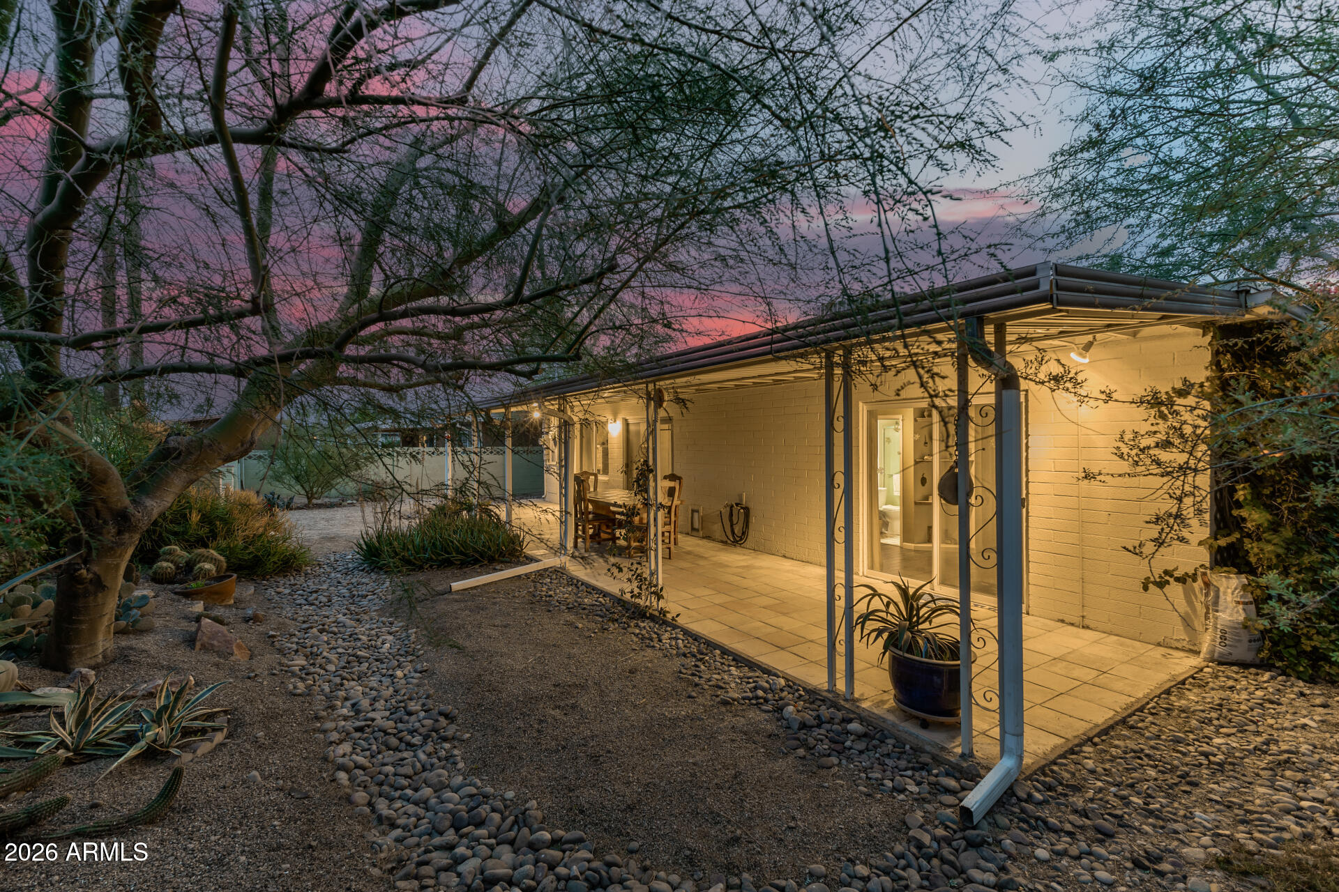 416 E PAPAGO Drive